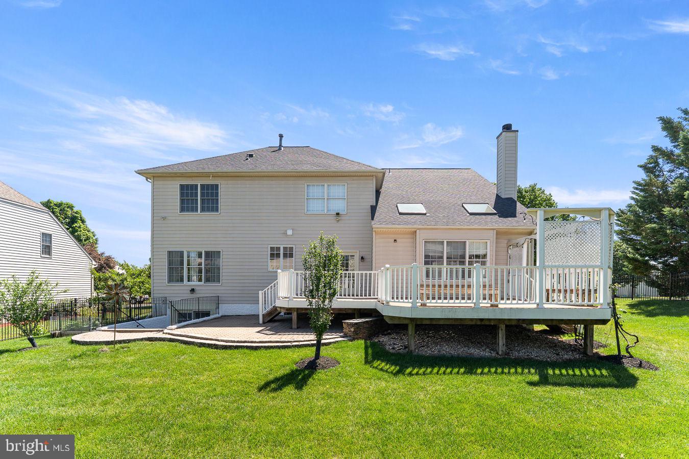 LOUDOUN VALLEY ESTATES - Residential