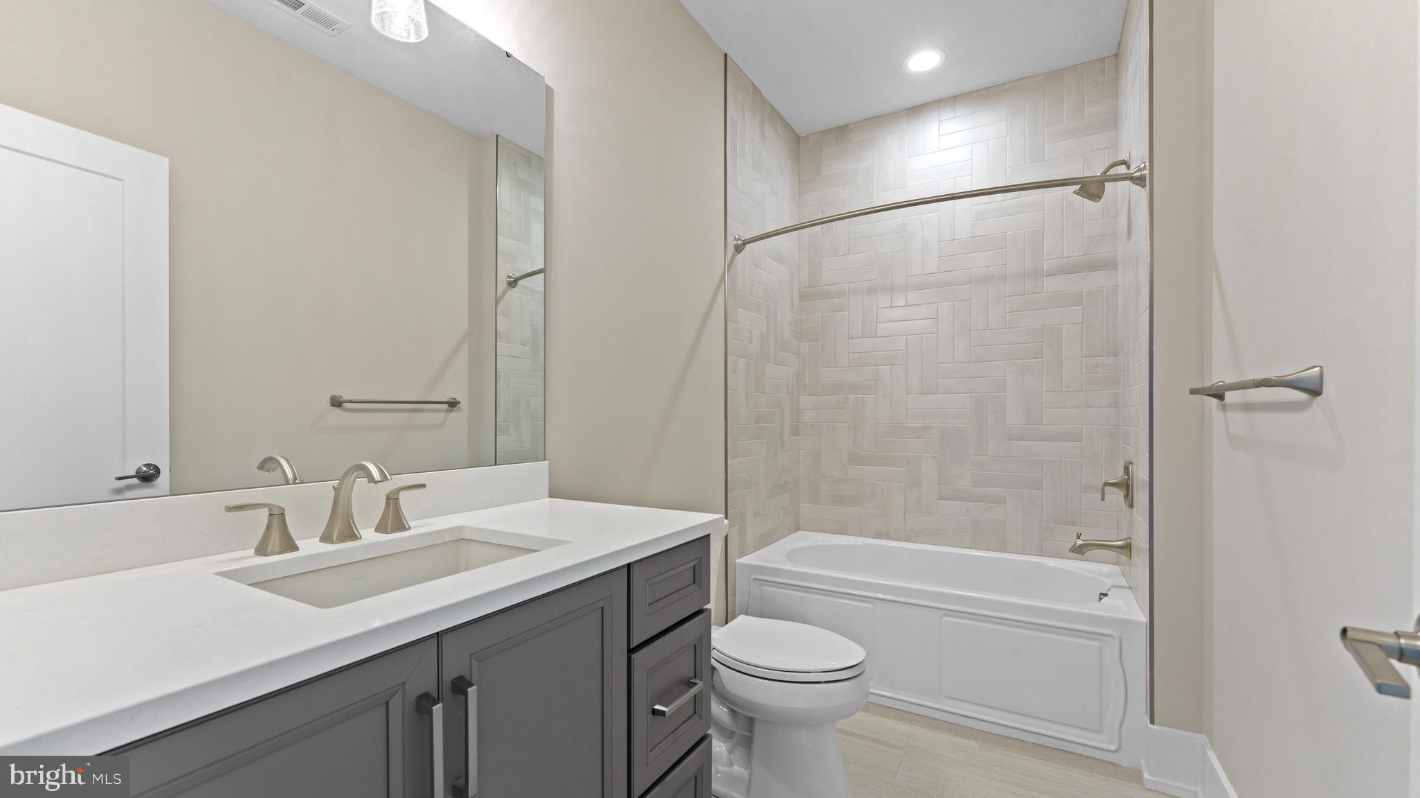 BRIARWOOD - Residential