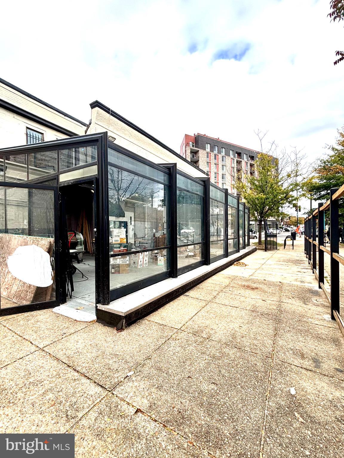 1430 MARYLAND AVENUE NE PORCH