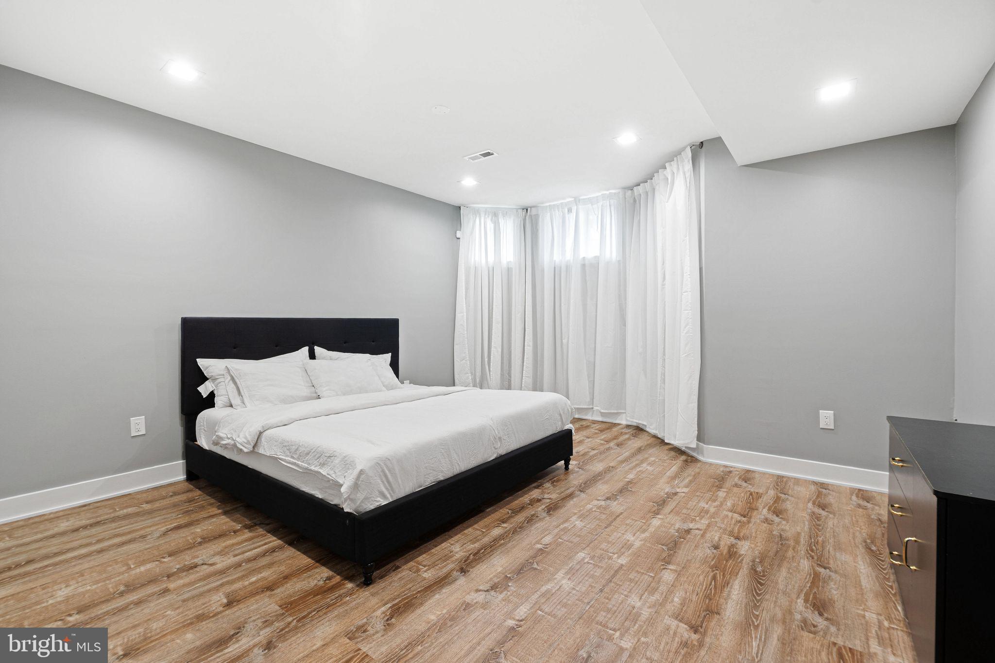 BUSTLETON - Residential Lease