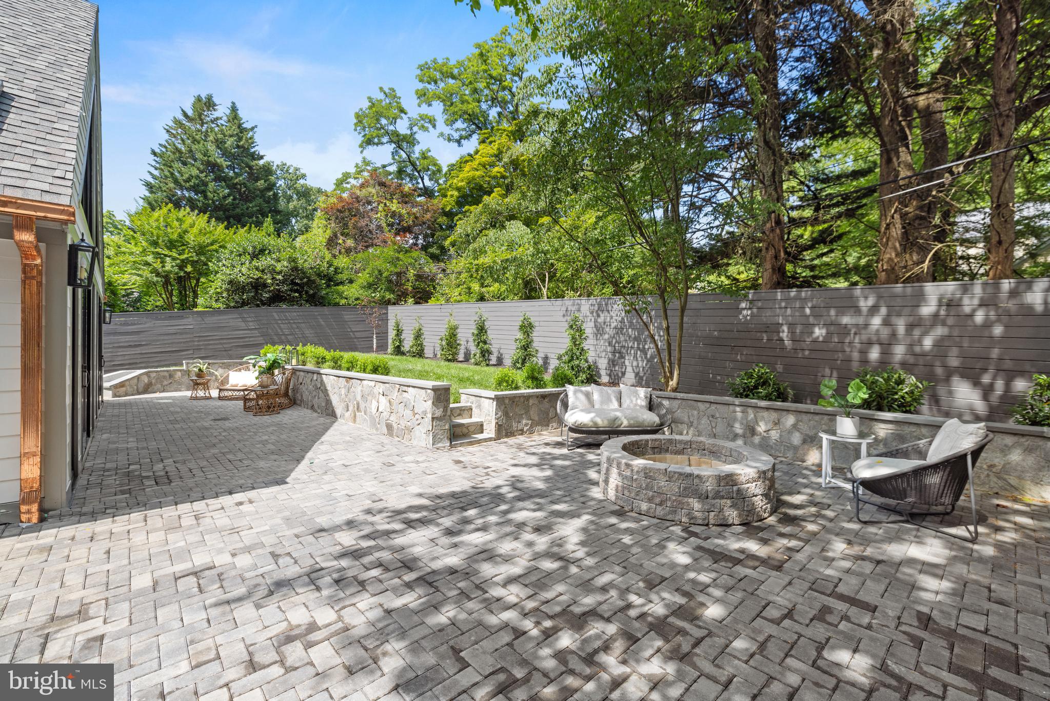 SPRING VALLEY - Residential