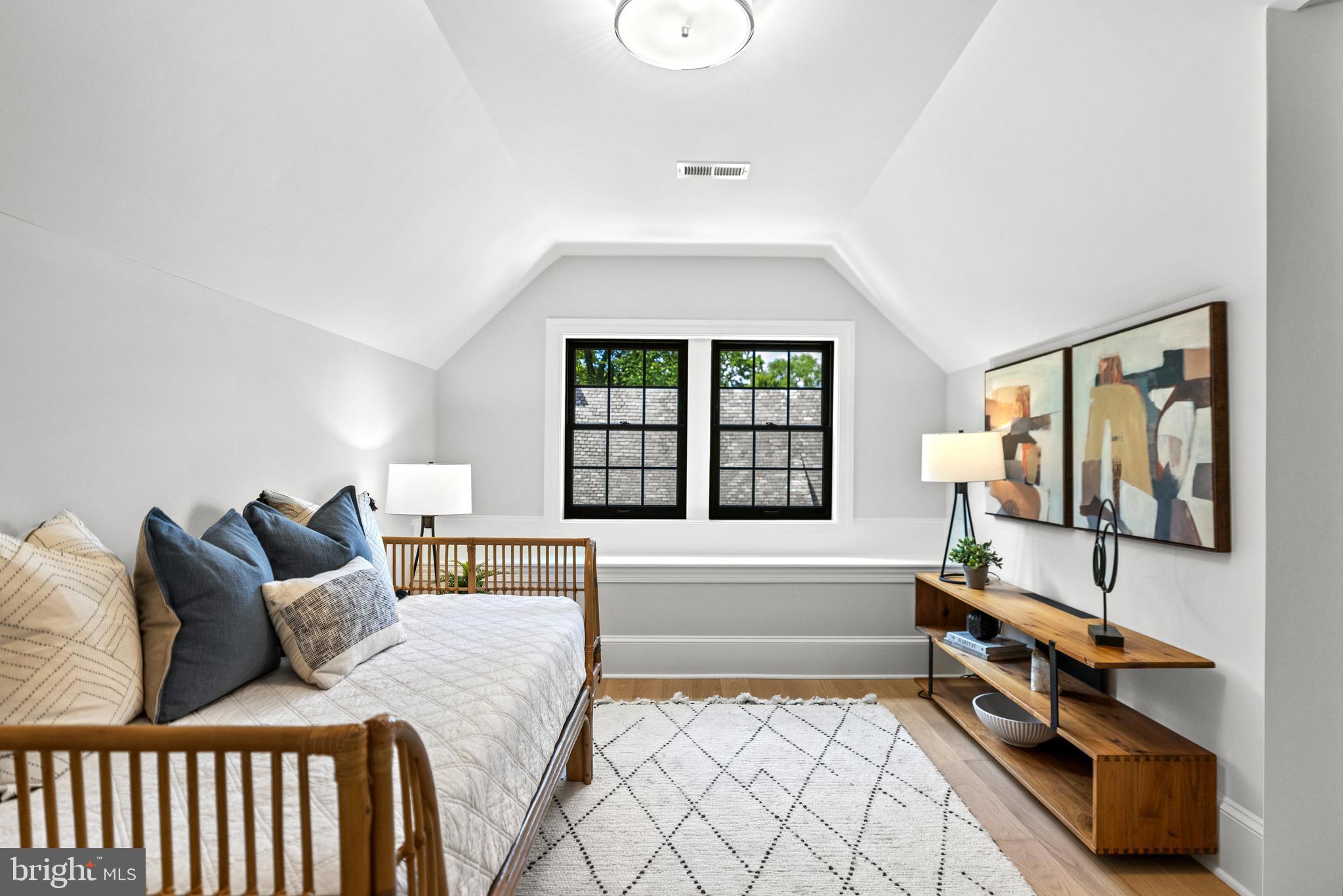 SPRING VALLEY - Residential