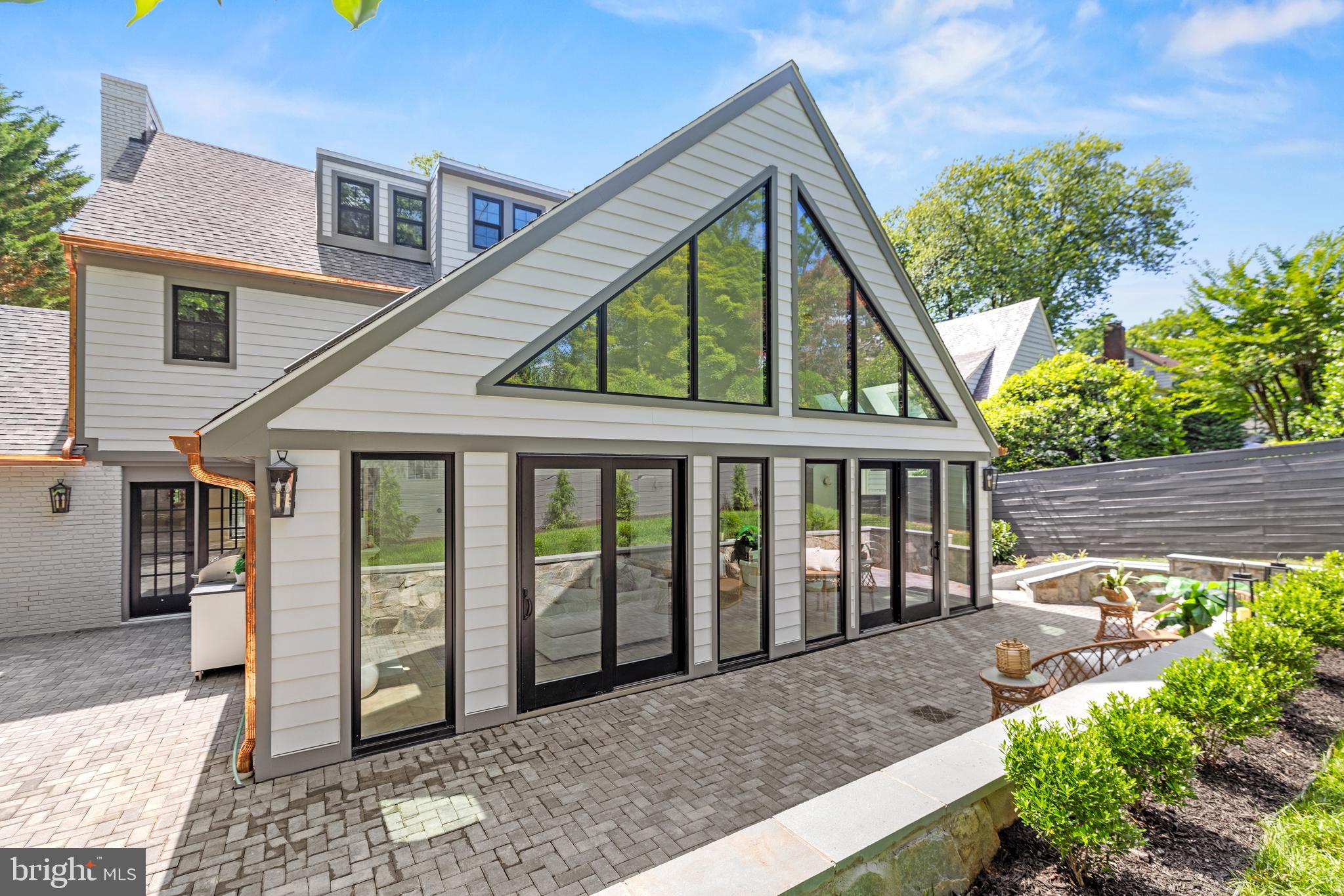 SPRING VALLEY - Residential