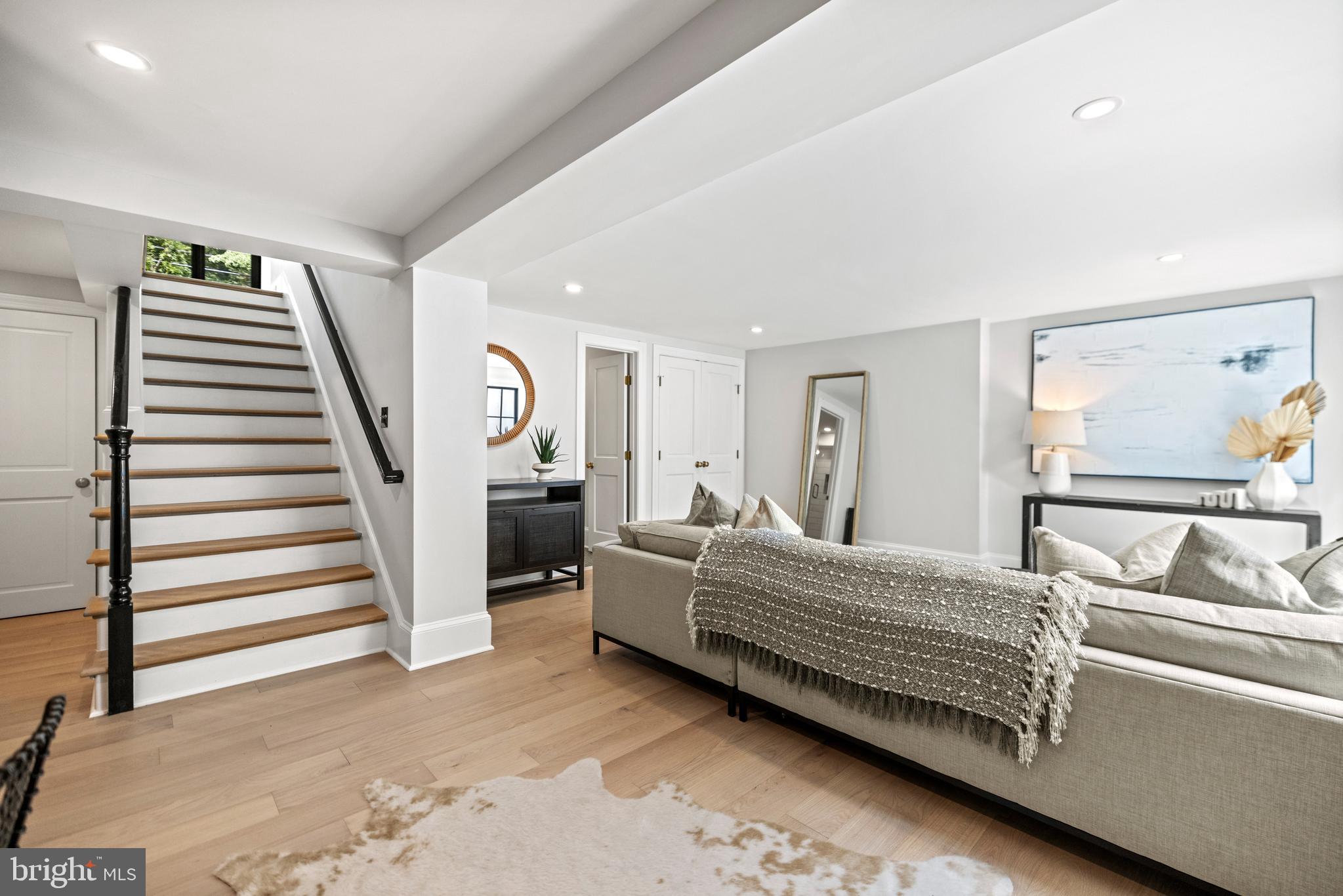 SPRING VALLEY - Residential