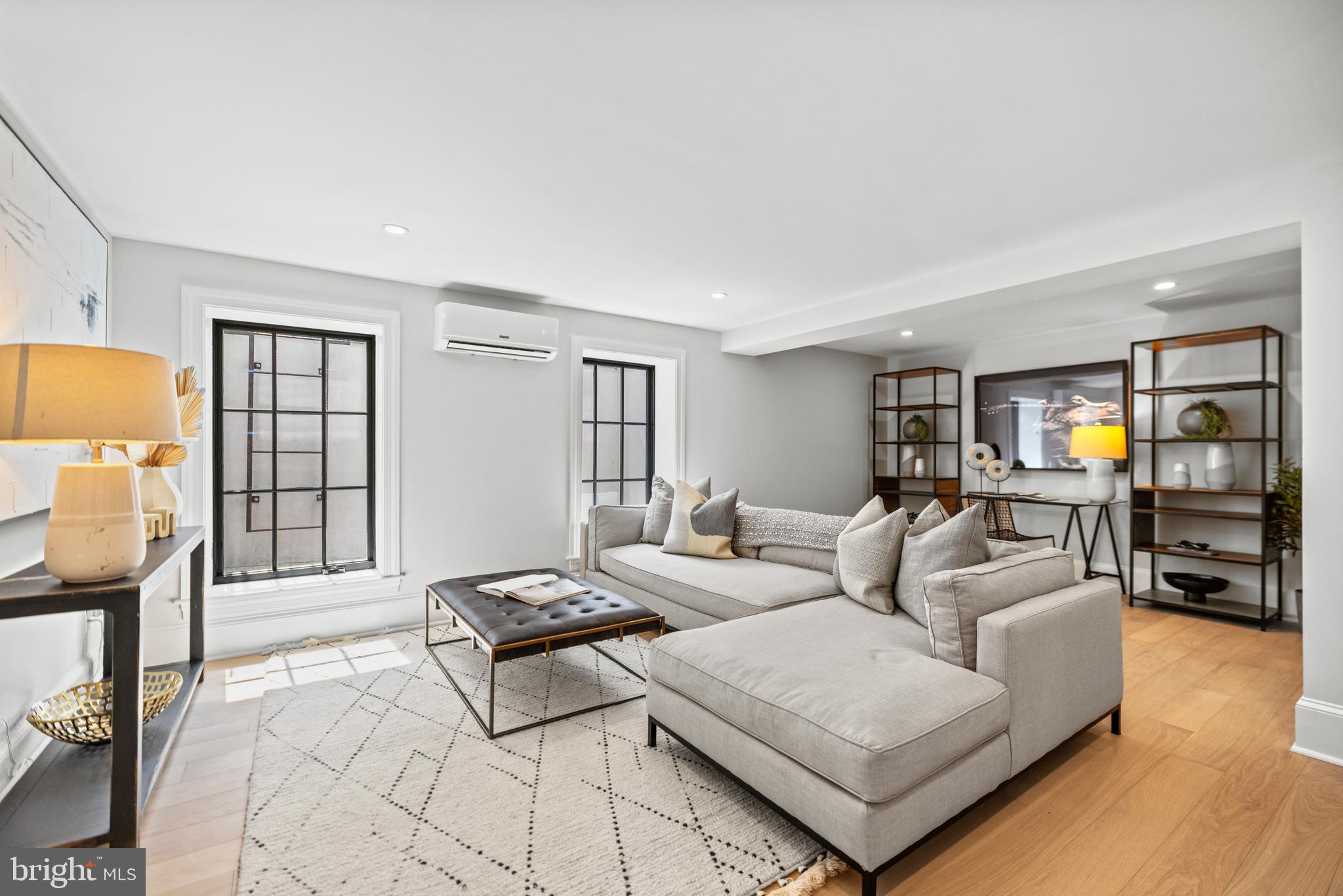 SPRING VALLEY - Residential