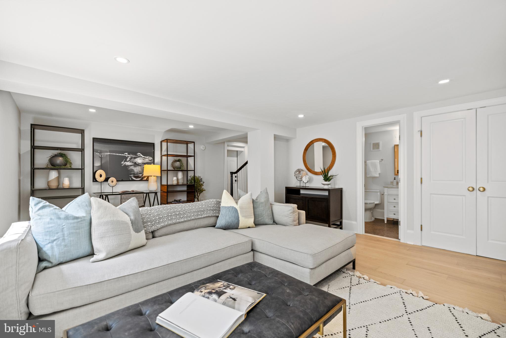 SPRING VALLEY - Residential