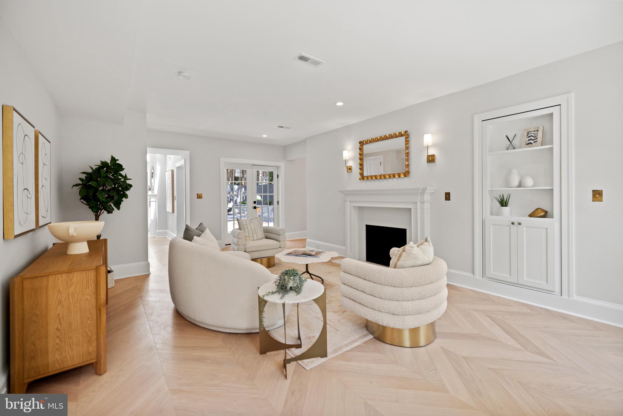 SPRING VALLEY - Residential