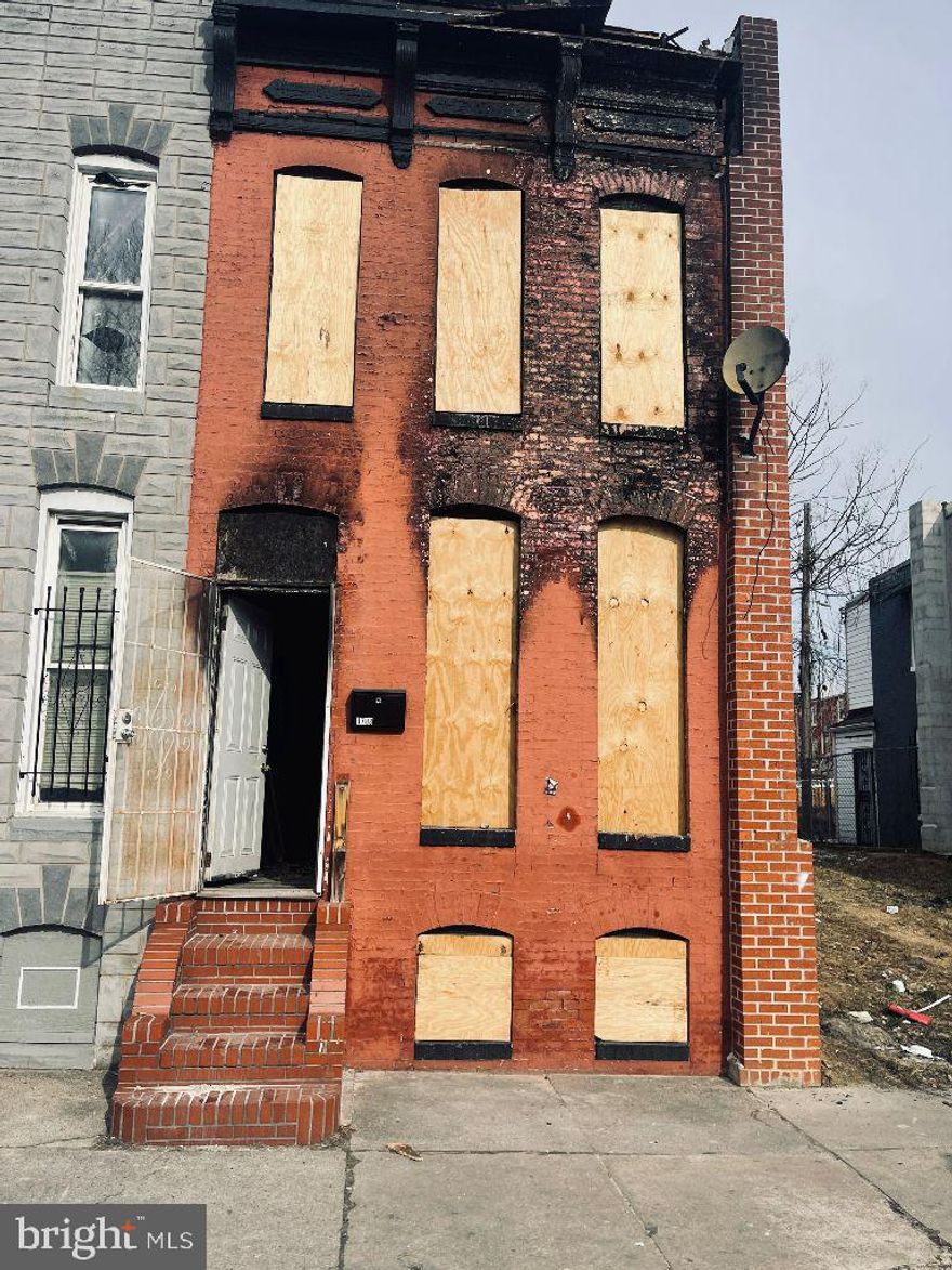 Wonderful opportunity to own or invest in this end of the group townhouse in the neighborhood of Mount Clare. Home has spacious living space or room sizes, private fenced  rear yard and conveniently located near schools, shopping,, local stores, restaurant and major roadways. It is a few minutes away from Downtown Baltimore and Inner Harbor.