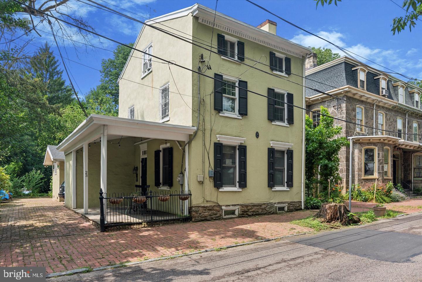 TULPEHOCKEN STATION - Residential Lease