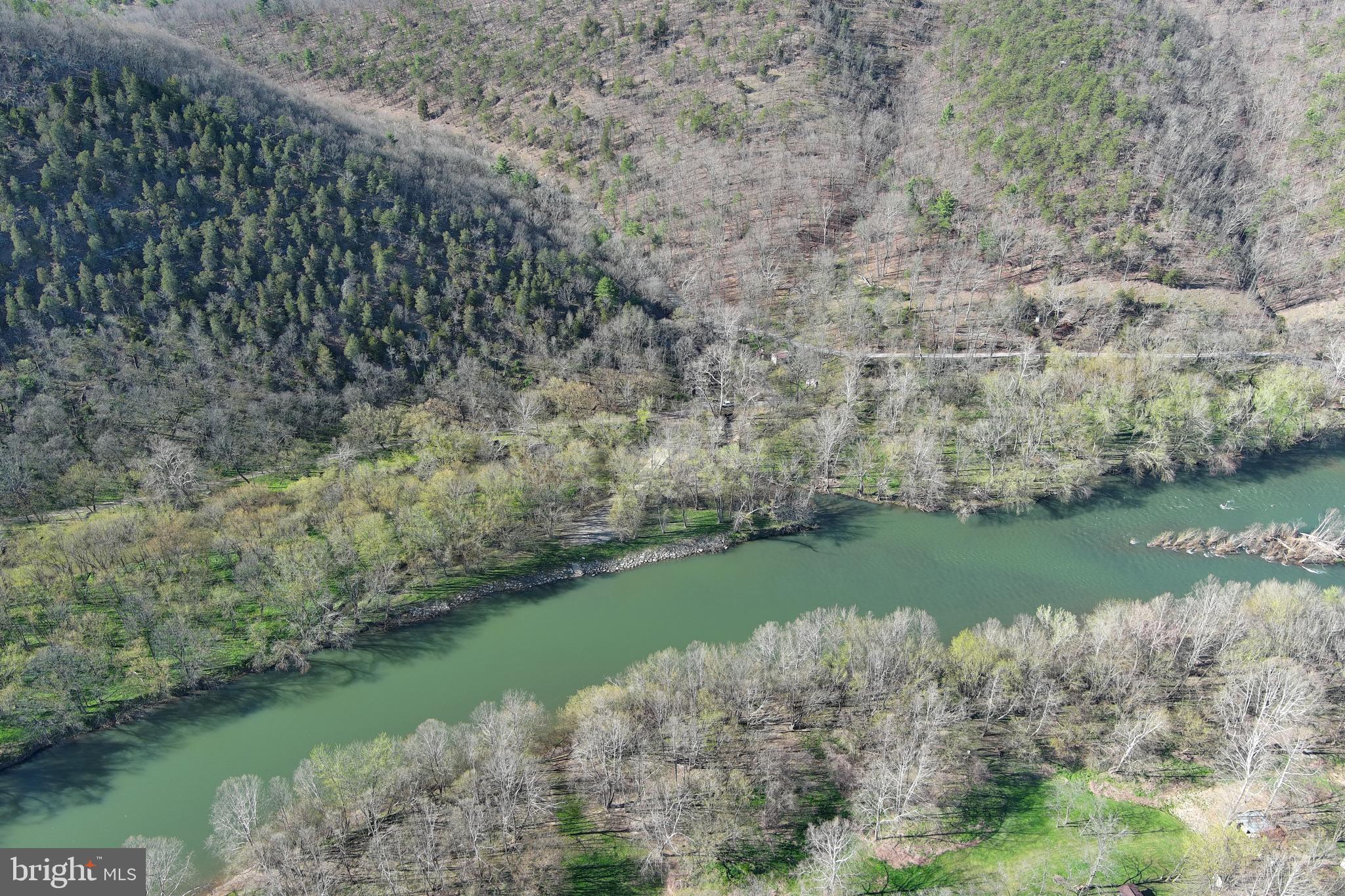 BLUFFS ON THE POTOMAC - Land