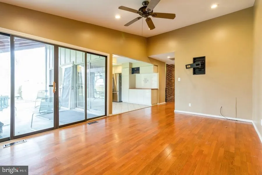 Marlton, New Jersey 08053, United States, 4 Bedrooms Bedrooms, ,2 BathroomsBathrooms,Residential,Contingent,182608