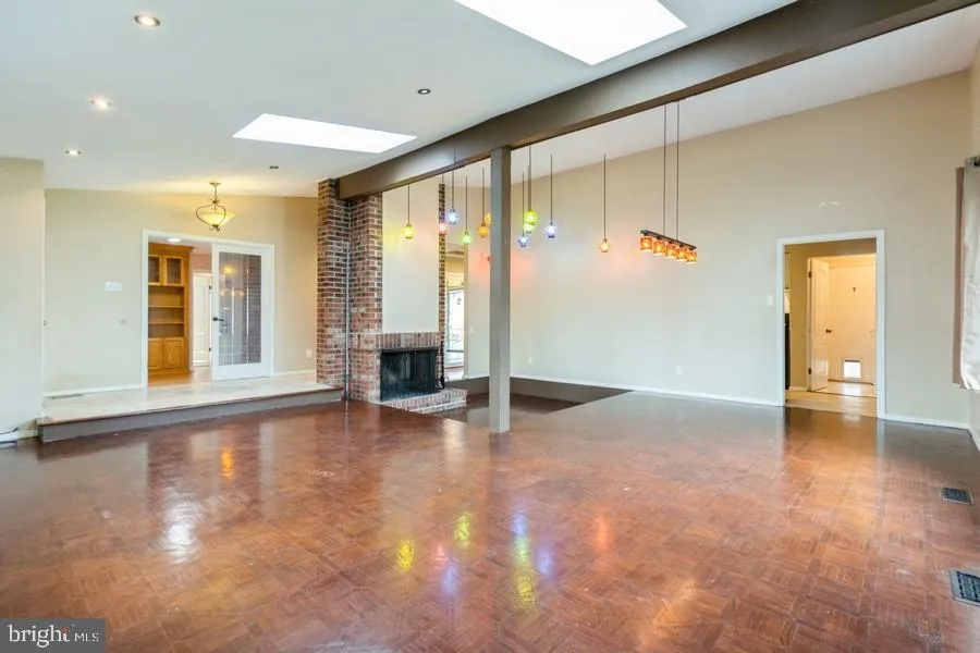 Marlton, New Jersey 08053, United States, 4 Bedrooms Bedrooms, ,2 BathroomsBathrooms,Residential,Contingent,182608