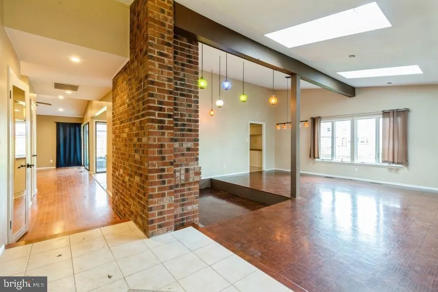 Marlton, New Jersey 08053, United States, 4 Bedrooms Bedrooms, ,2 BathroomsBathrooms,Residential,Contingent,182608