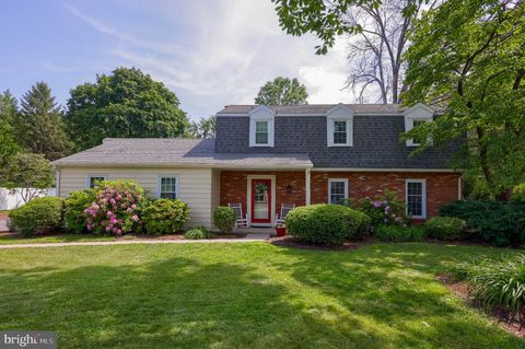Photo of 1330 Foxcroft Drive, LANCASTER, PA 17601 (MLS # PALA2071138)
