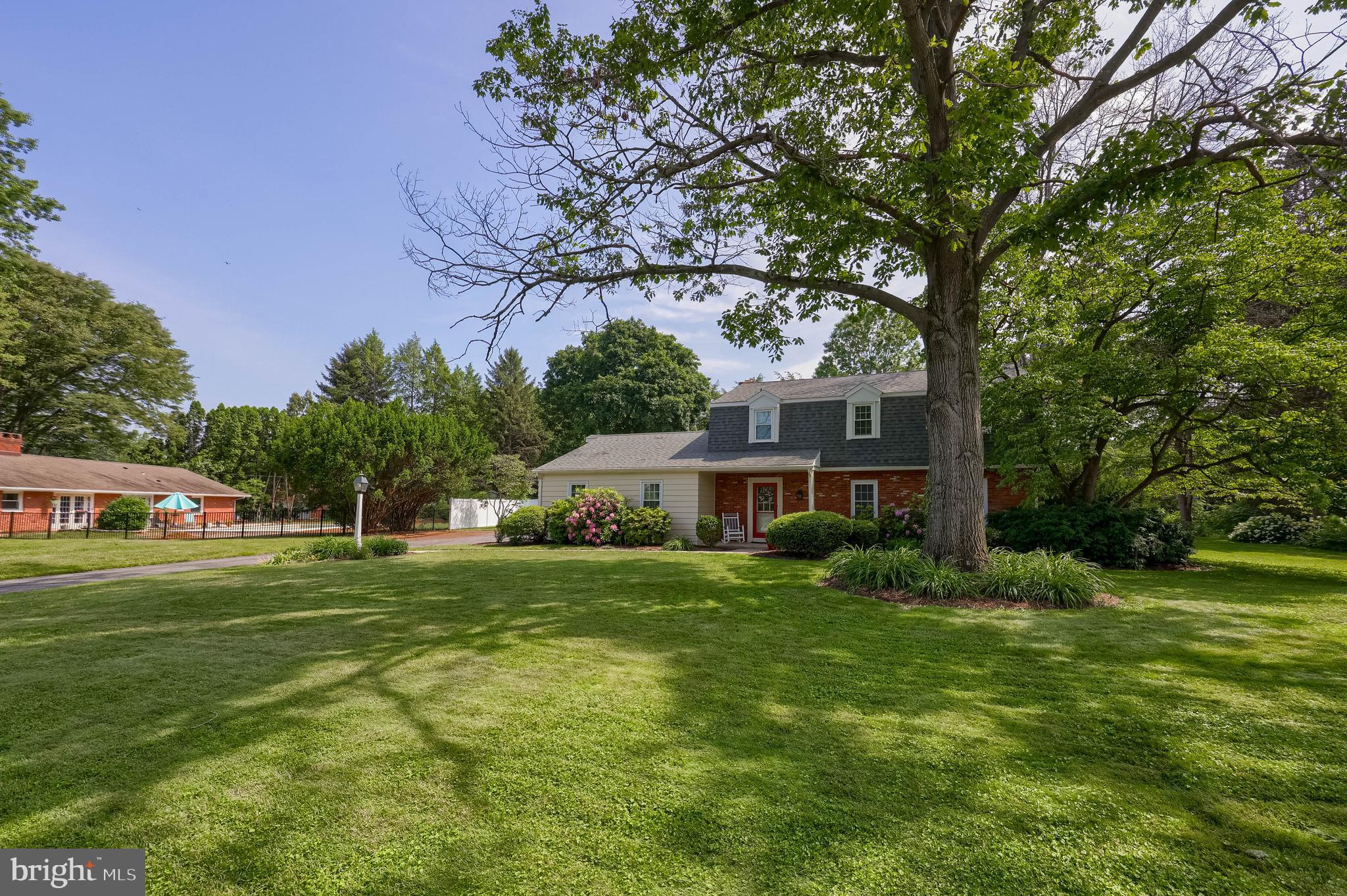1330 FOXCROFT DRIVE
