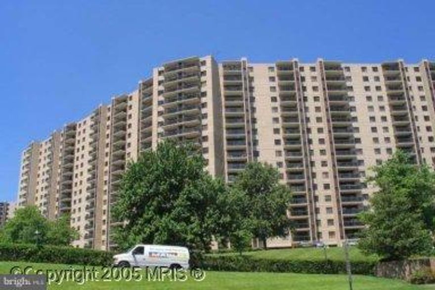 UPDATED AND SPACIOUS 2BR AND 2BA LUXURY CONDO. GOURMET KITCHEN, HARDWOOD FLOORS, HUGE MASTER WITH WALK-IN CLOSETAND AMAZING VIEWS! RENT INCLUDES 24HR SECURITY,TENNIS COURTS,INDOOR/OUTDOOR POOL,MINI GOLF,CONV STORE,RESTAURANTS, GYM,LIBRARY AND MUCH MORE.. RENT ALSO INCLUDES ALL UTILITIES. MINUTES FROM METRO,395,AND495. OWNER WILL LEAVE FURNISHED IF NEEDED.  LOBBY DOOR CODE 095