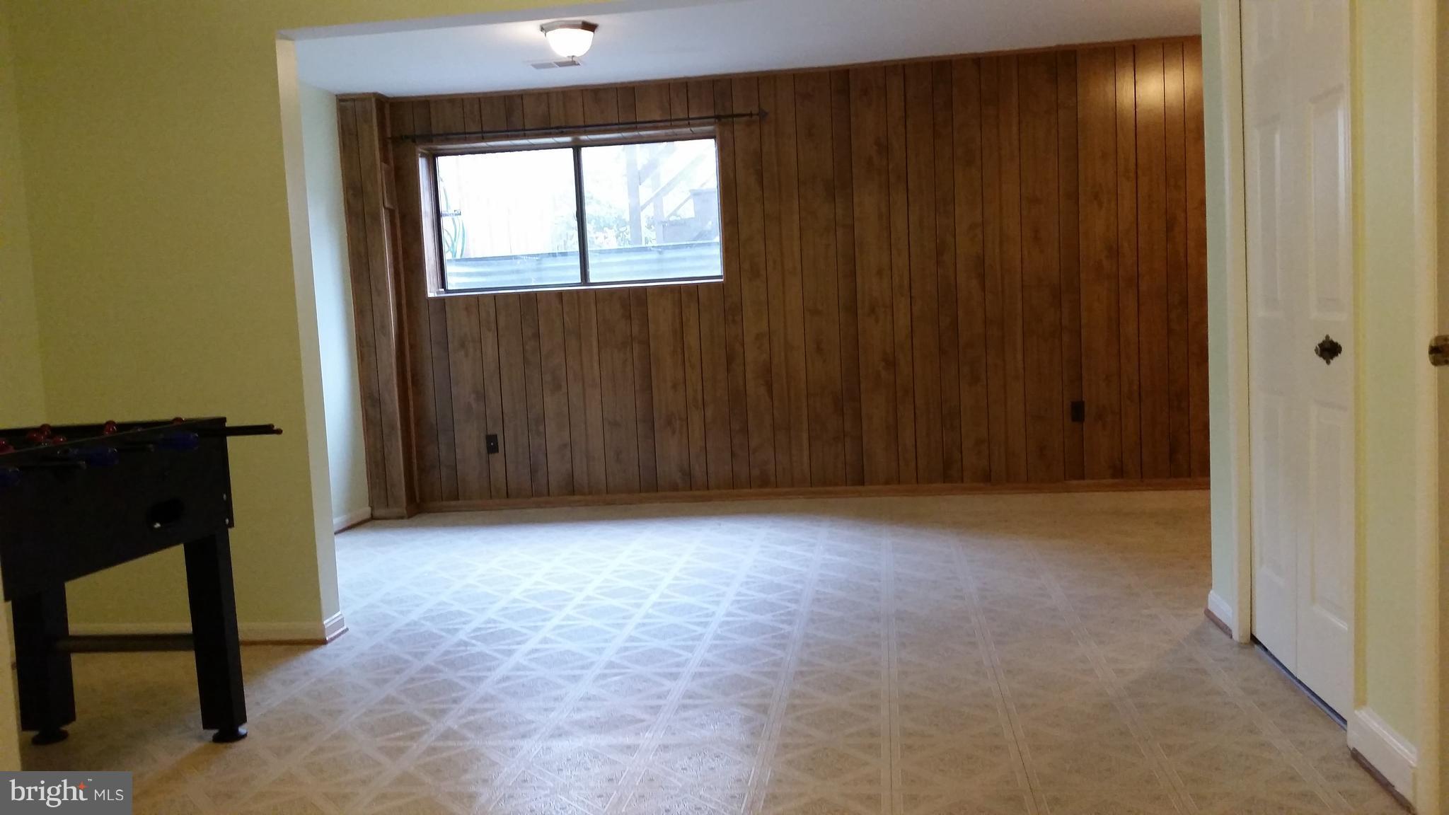 ROYAL COURT - Residential Lease