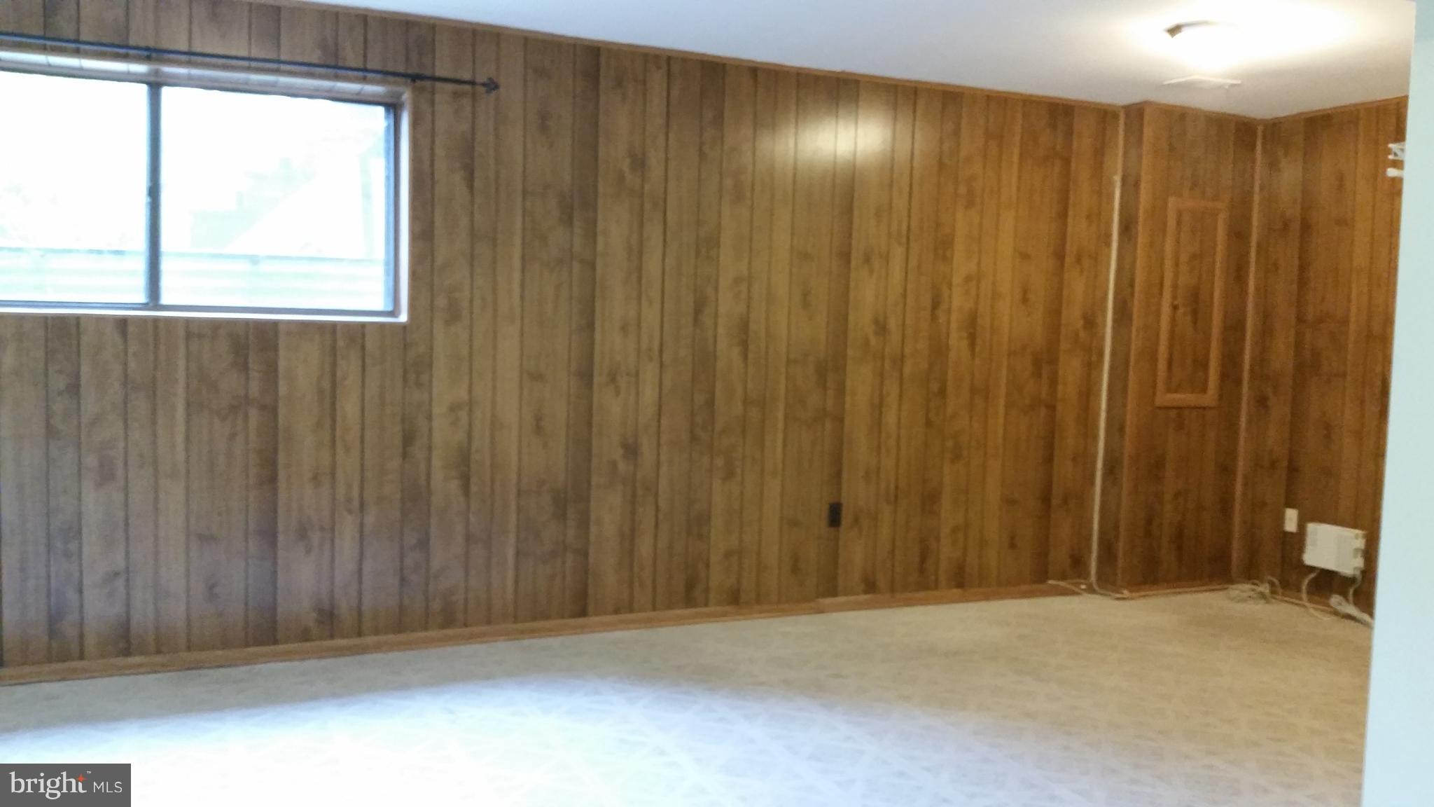 ROYAL COURT - Residential Lease