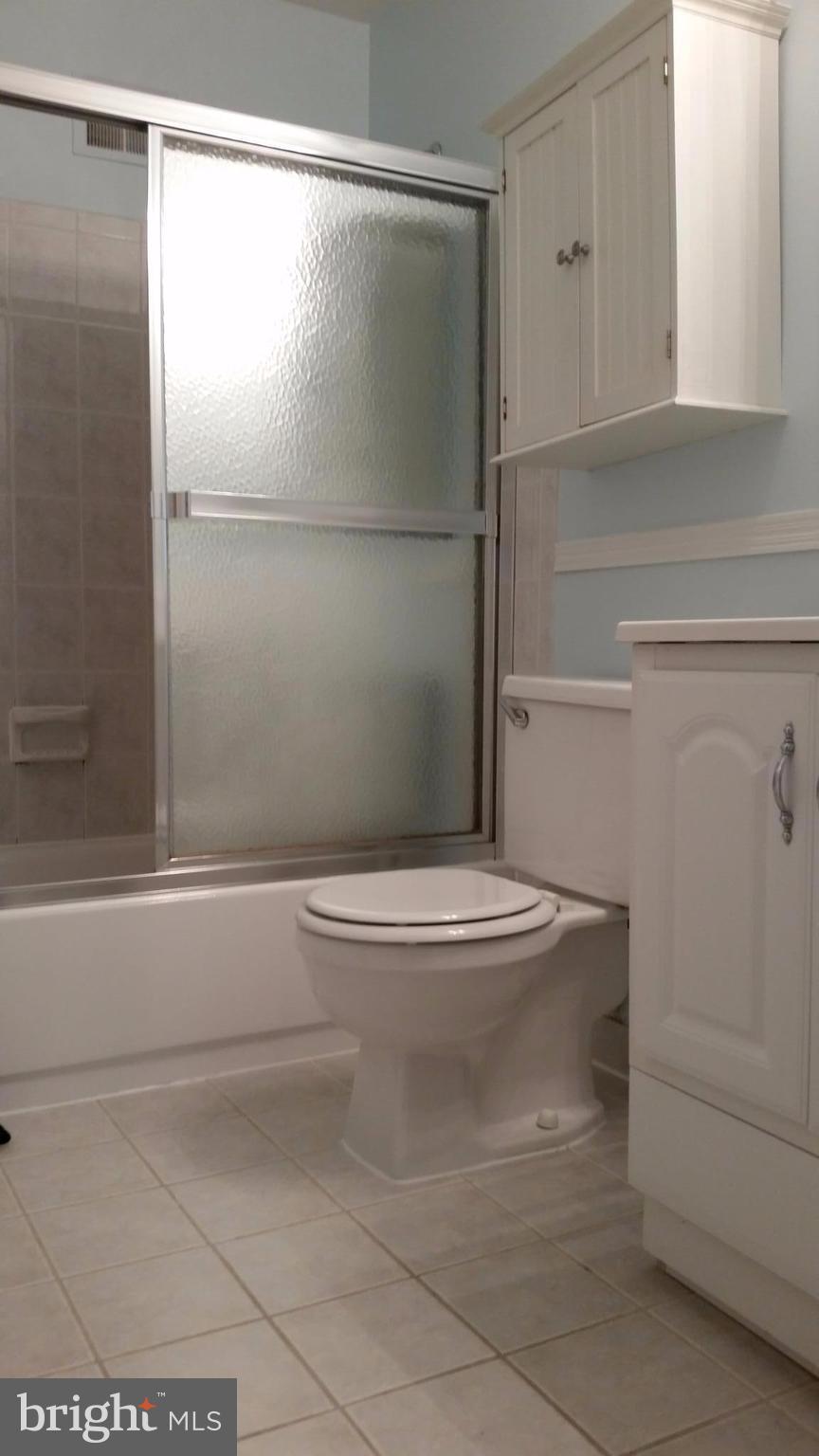 ROYAL COURT - Residential Lease