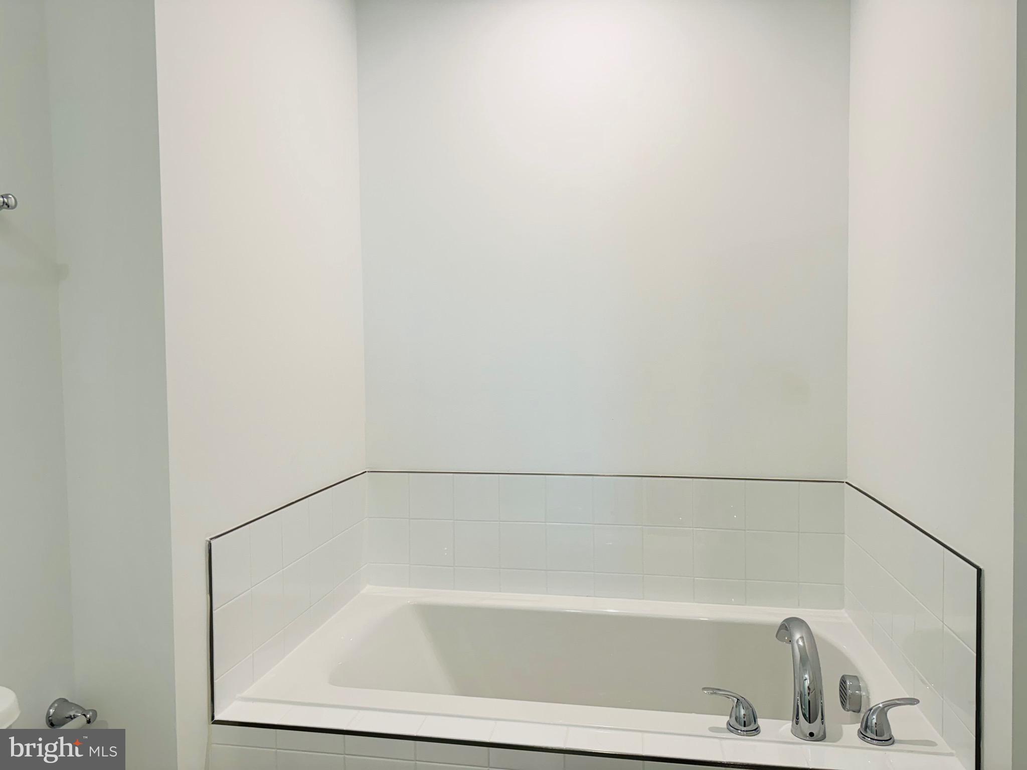 KING'S CROSSING - Residential Lease