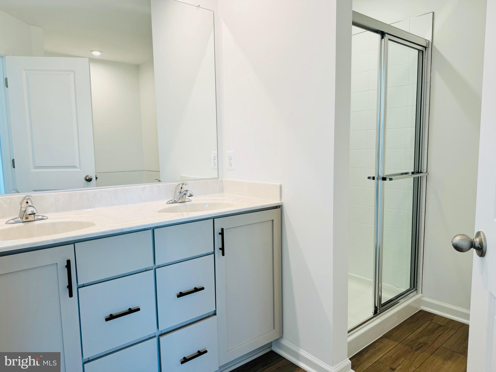 KING'S CROSSING - Residential Lease