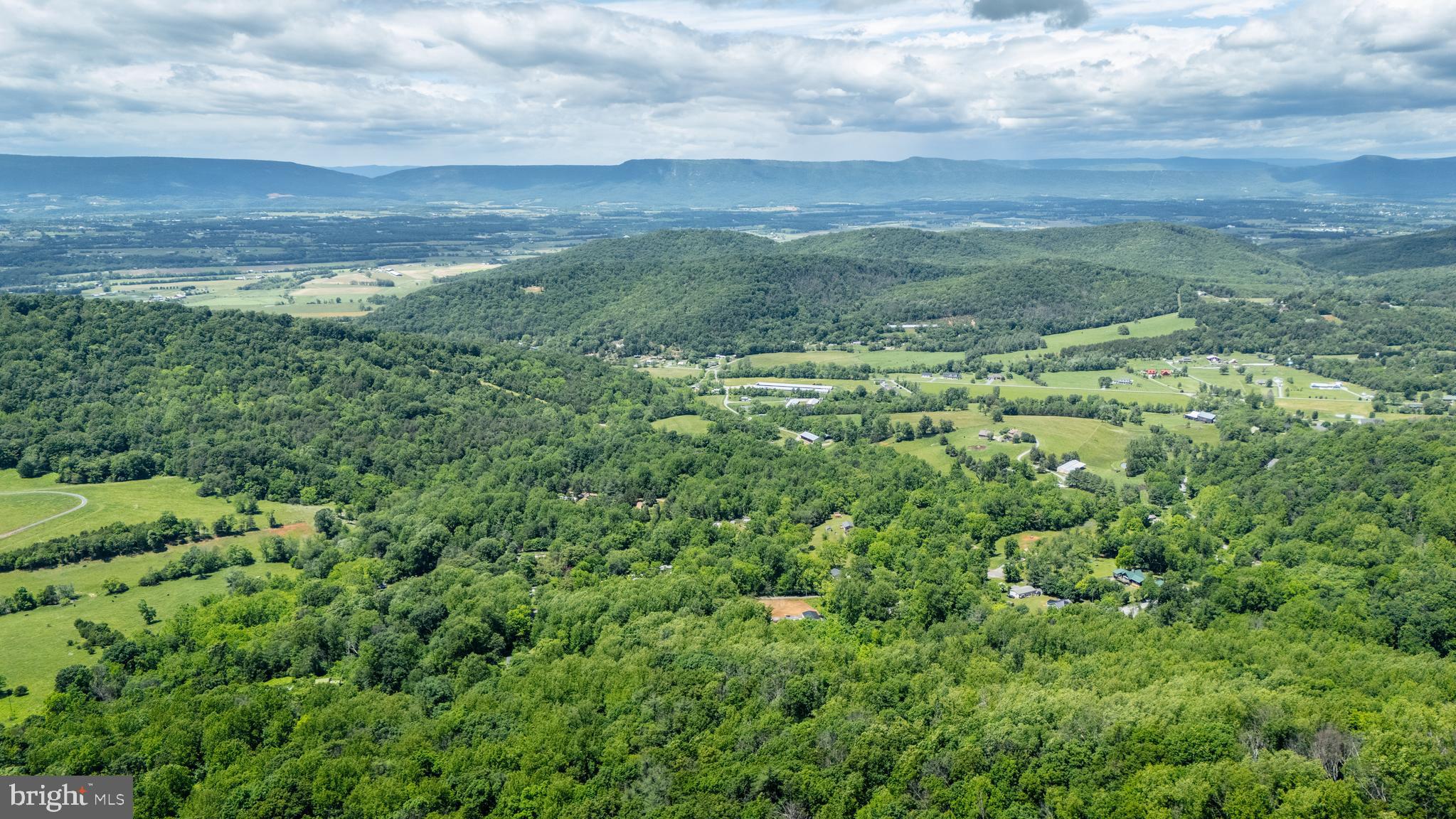 HELMS MOUNTAIN - Land