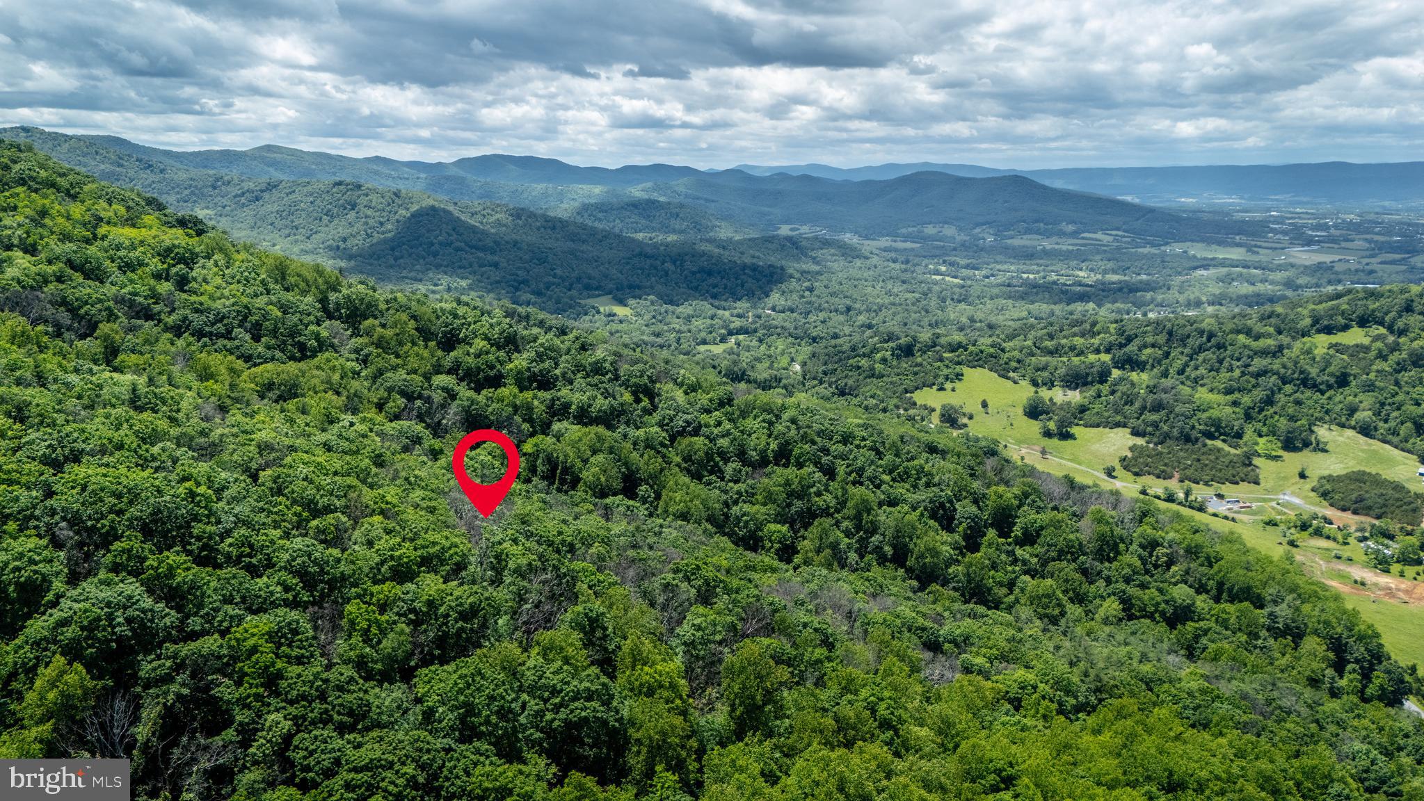 HELMS MOUNTAIN - Land