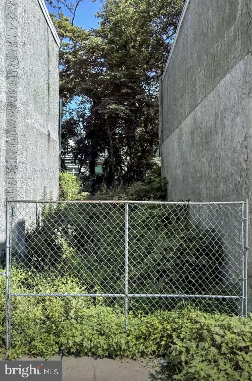 Attention Investors & Developers!
RSA5 Vacant Middle  Lot for your future home is here!
Buyer is advised to conduct their own due diligence. 
I have several land listing available. Please contact me if you are interested.