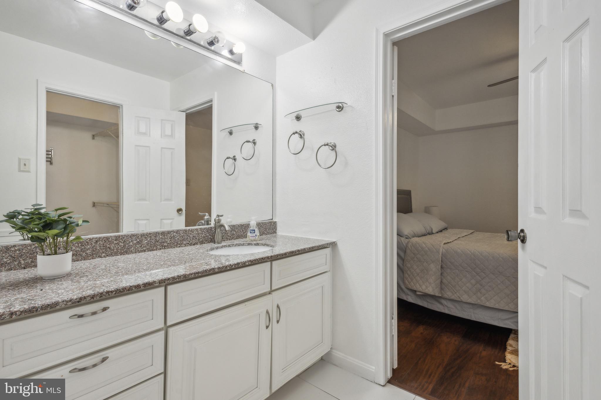 POINTE AT PARK CENTER - Residential