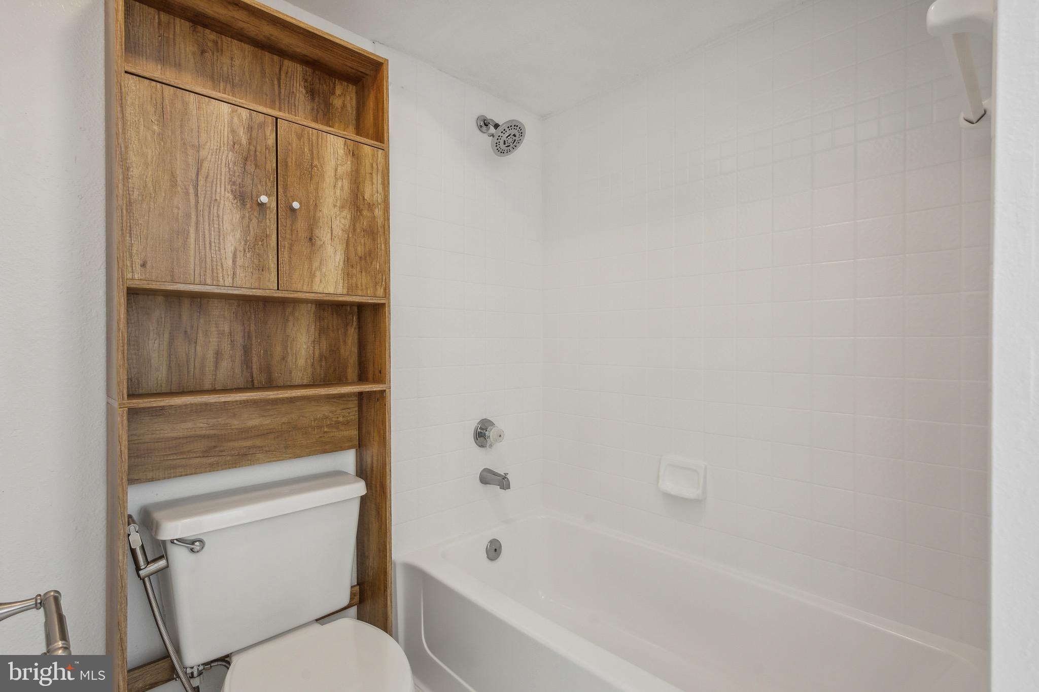 POINTE AT PARK CENTER - Residential