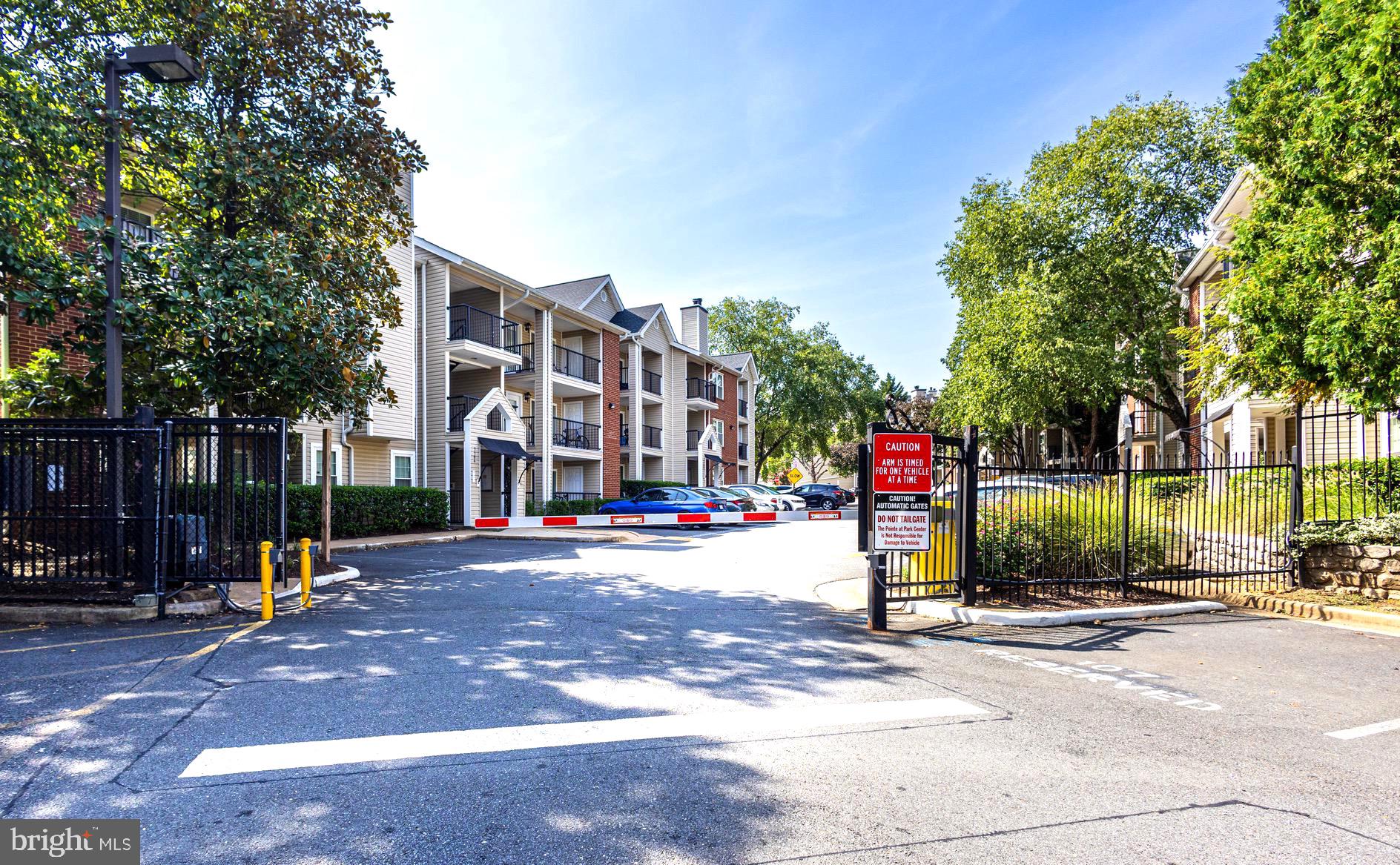 POINTE AT PARK CENTER - Residential