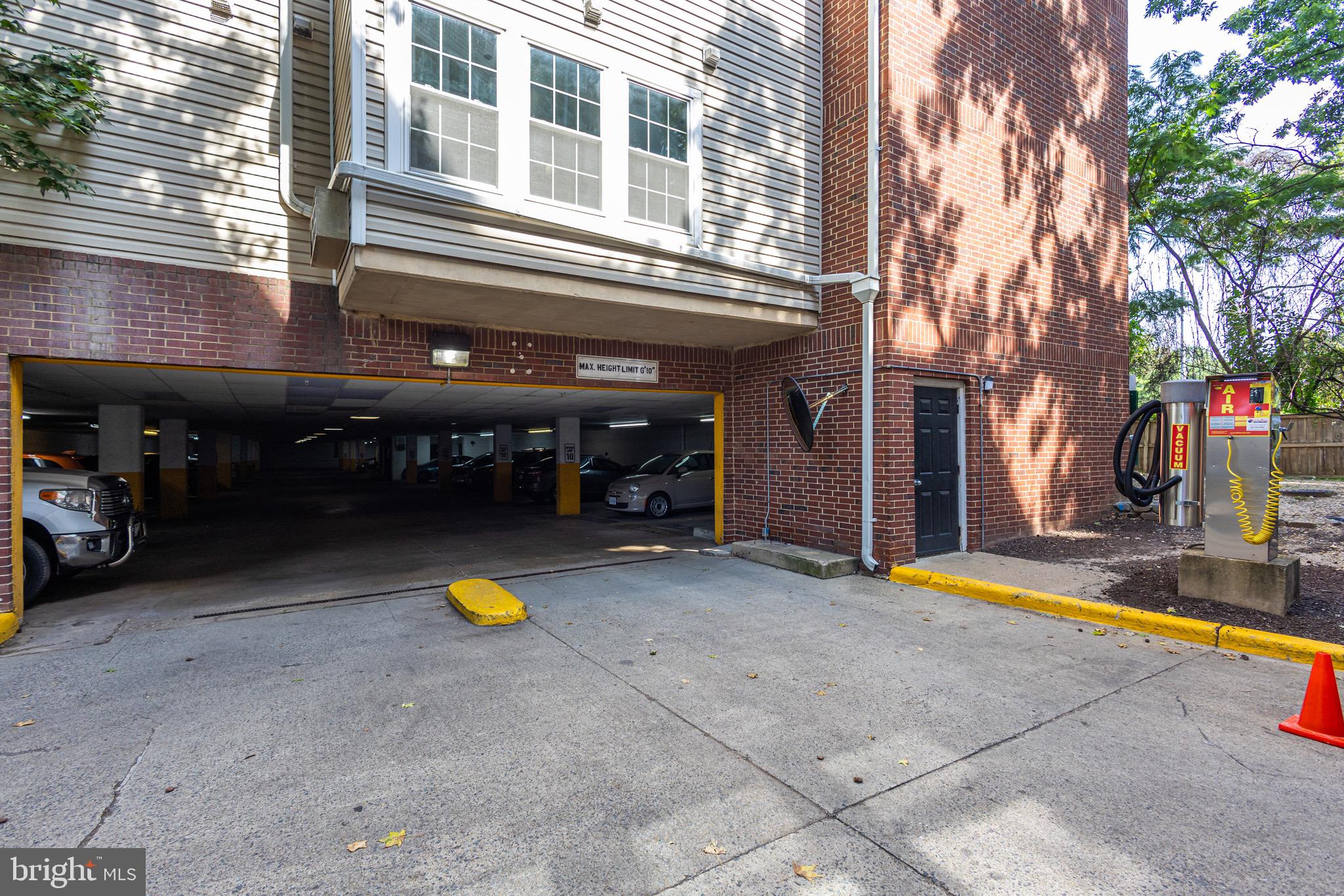 POINTE AT PARK CENTER - Residential