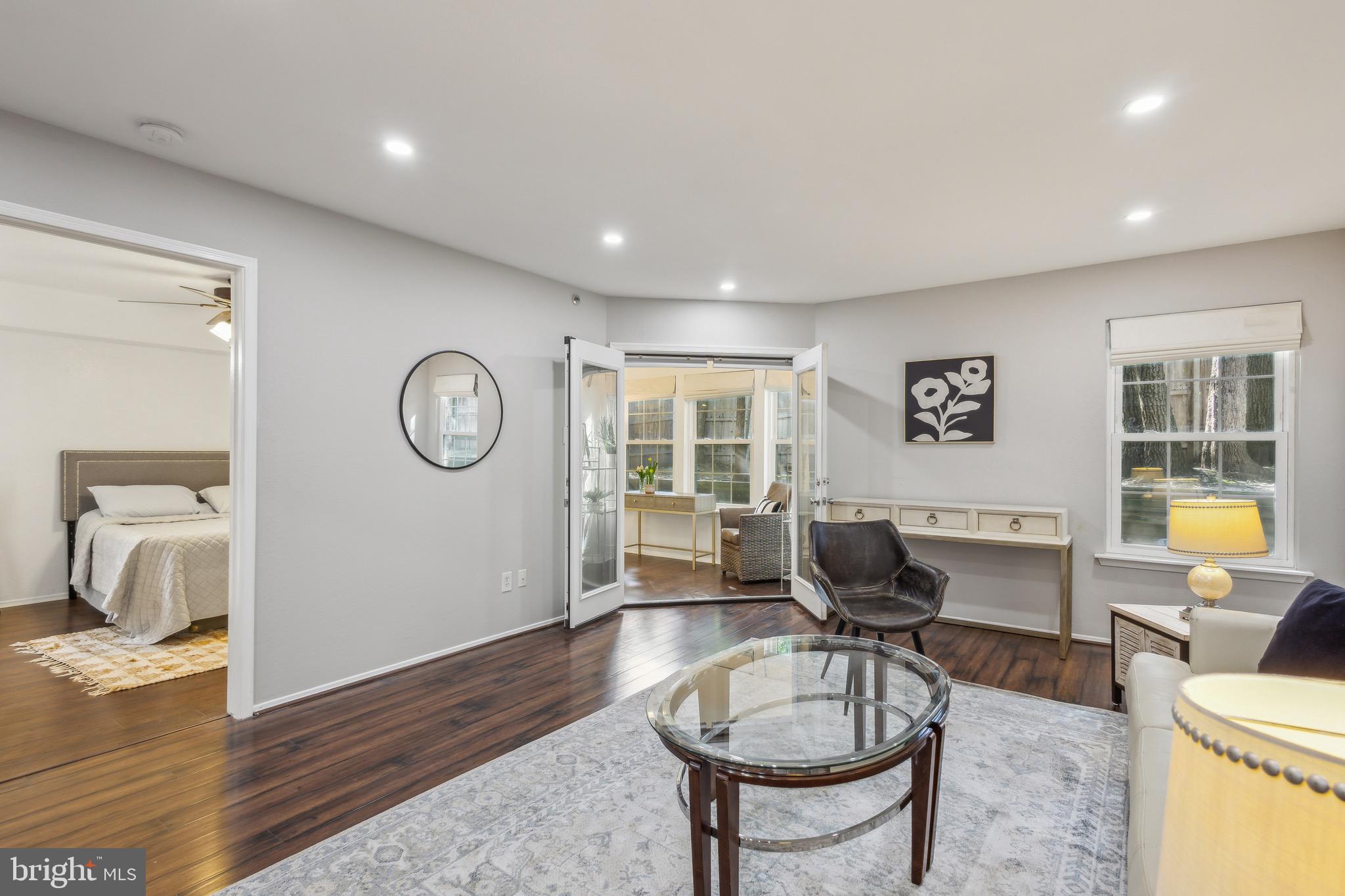 POINTE AT PARK CENTER - Residential