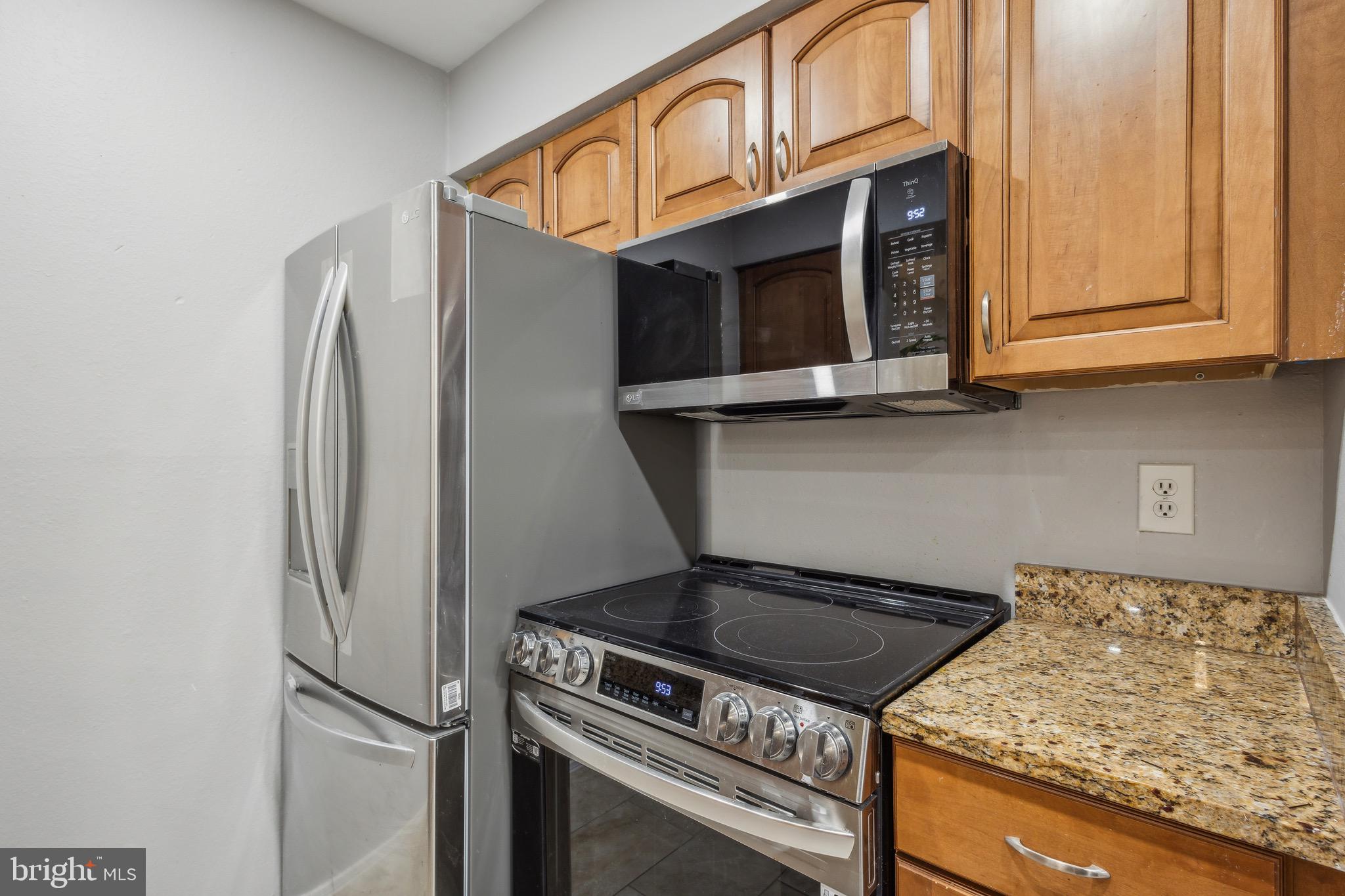 POINTE AT PARK CENTER - Residential