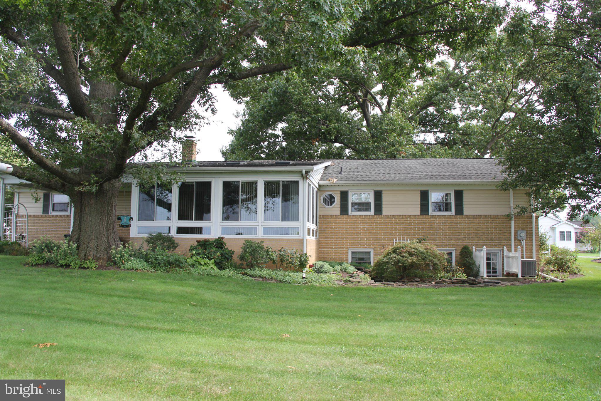 2071 THOROUGHBRED LANE