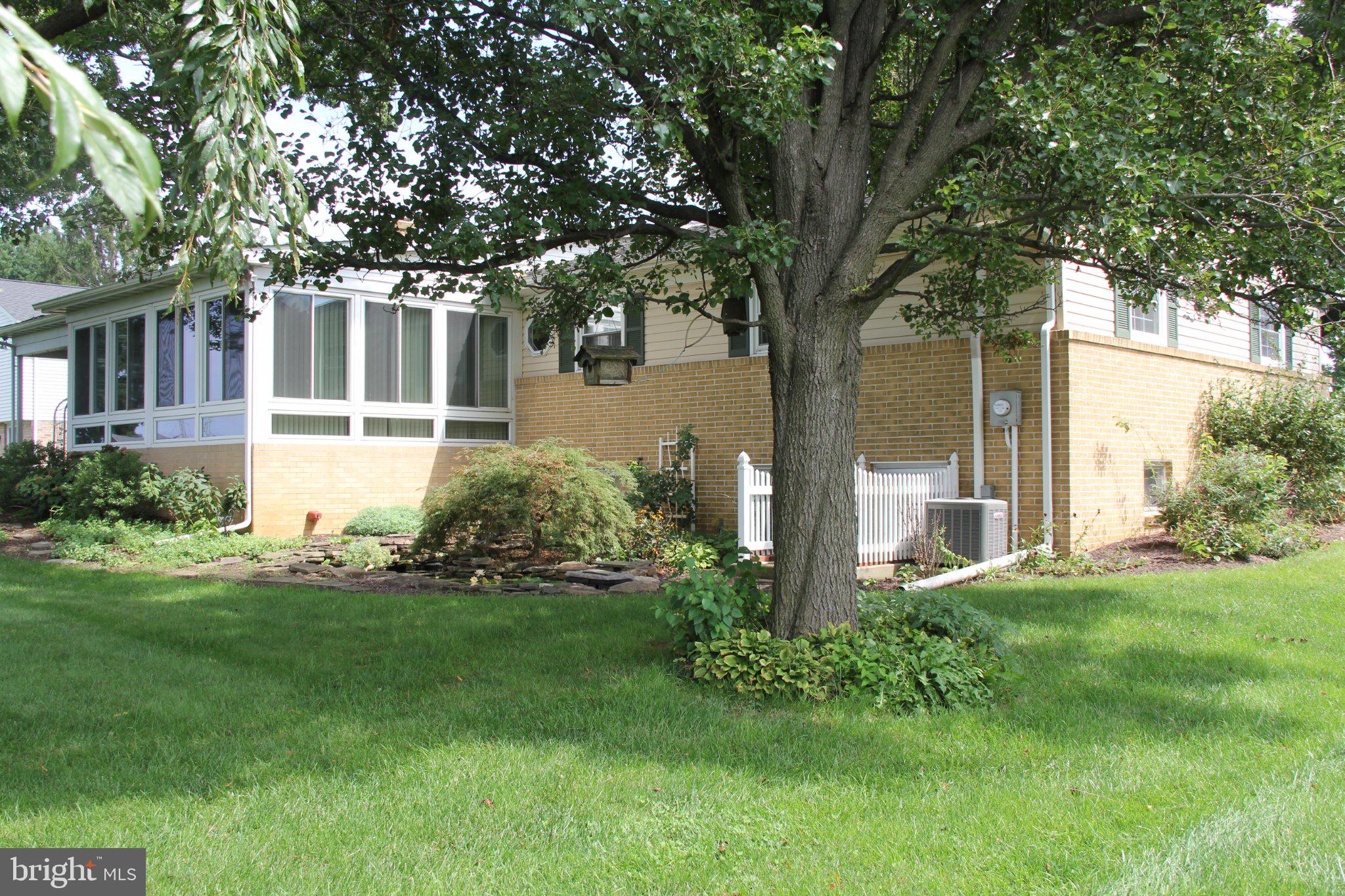 2071 THOROUGHBRED LANE
