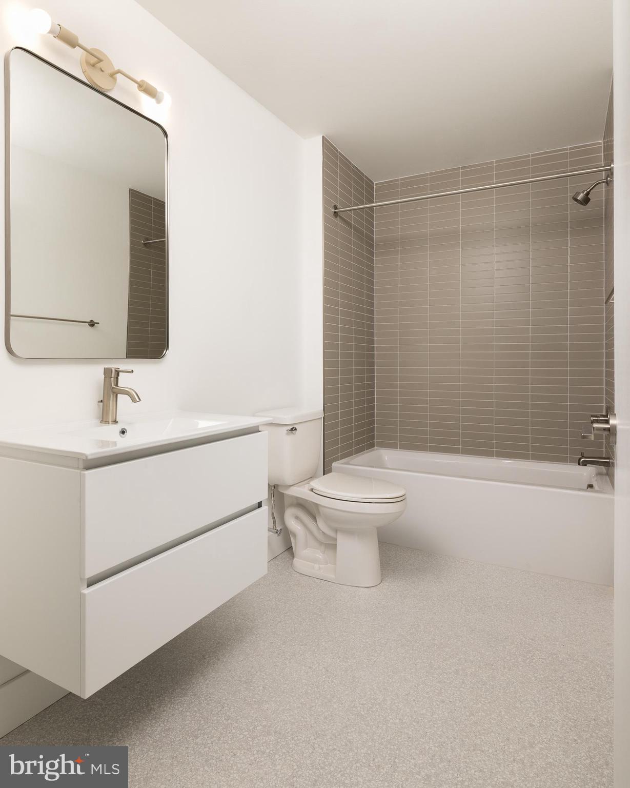 EAST KENSINGTON - Residential Lease