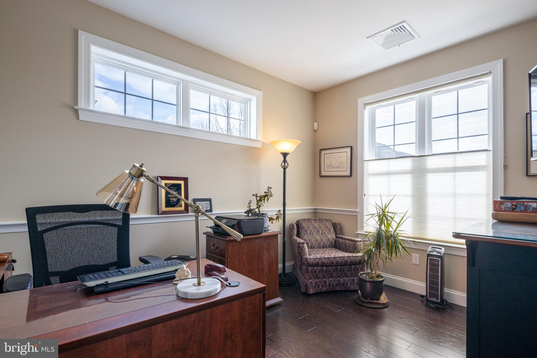 HOME TOWNE SQUARE - Residential