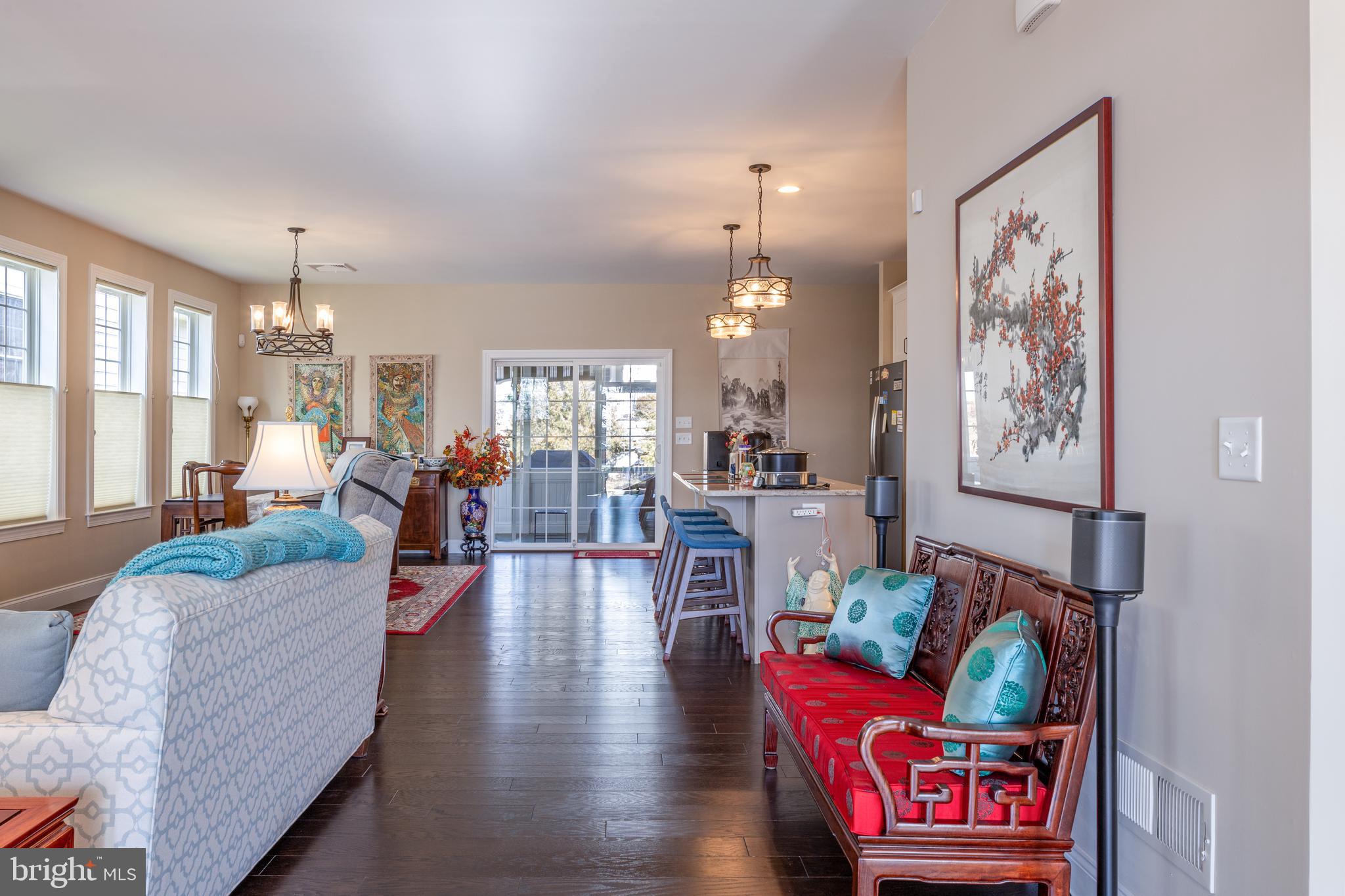 HOME TOWNE SQUARE - Residential