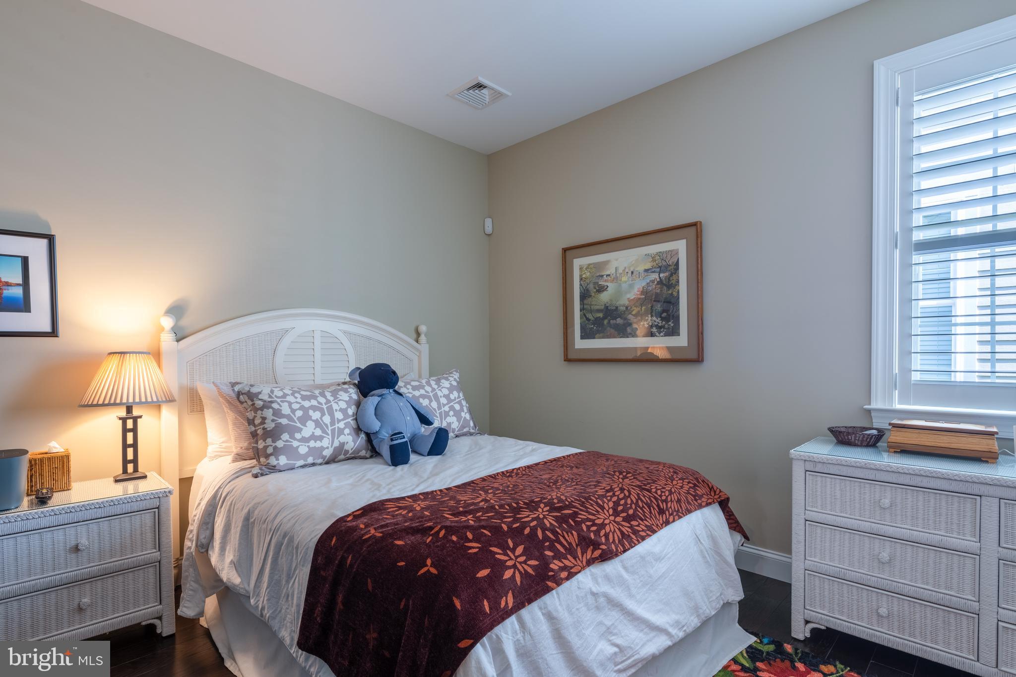 HOME TOWNE SQUARE - Residential