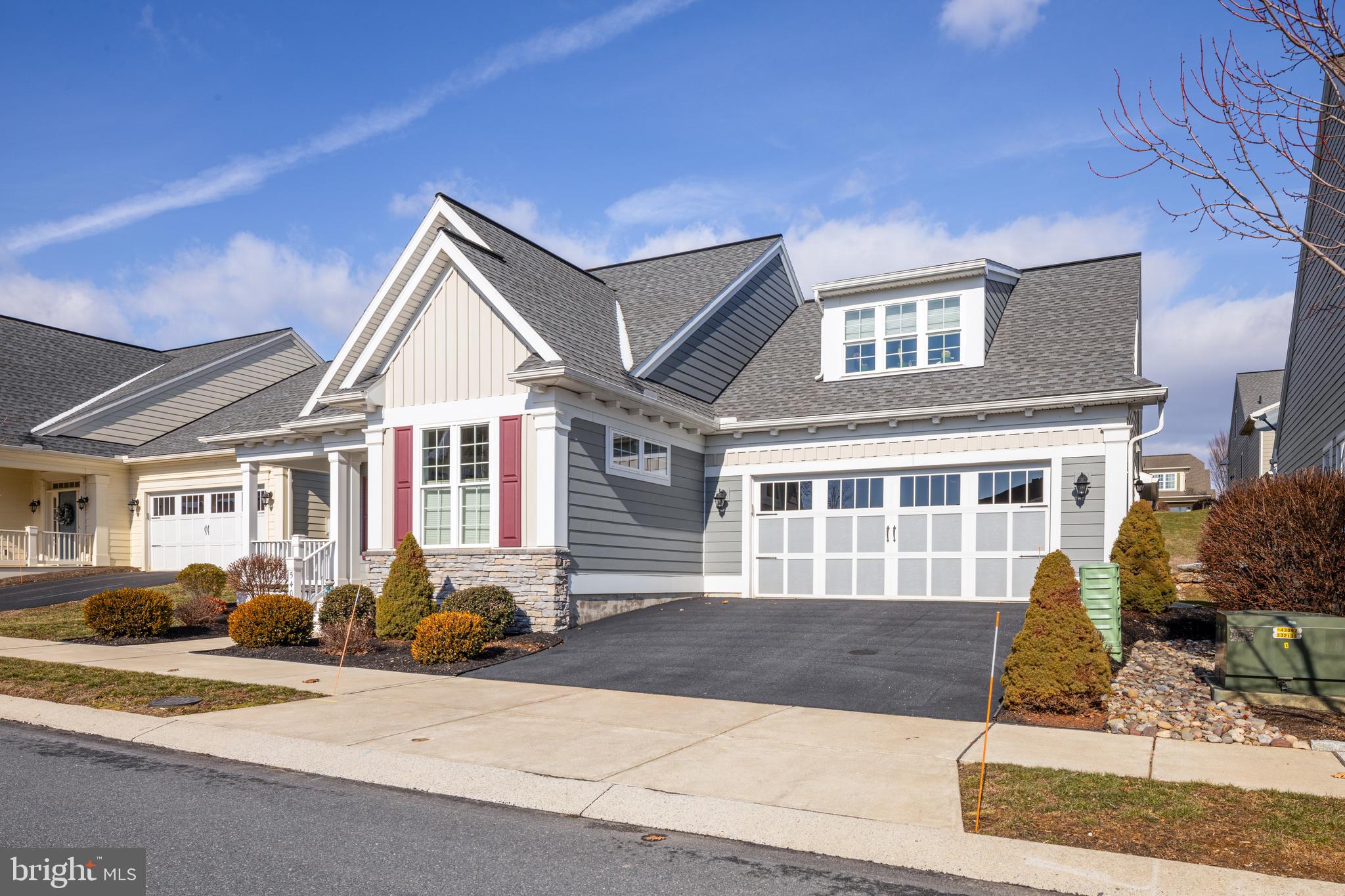 HOME TOWNE SQUARE - Residential