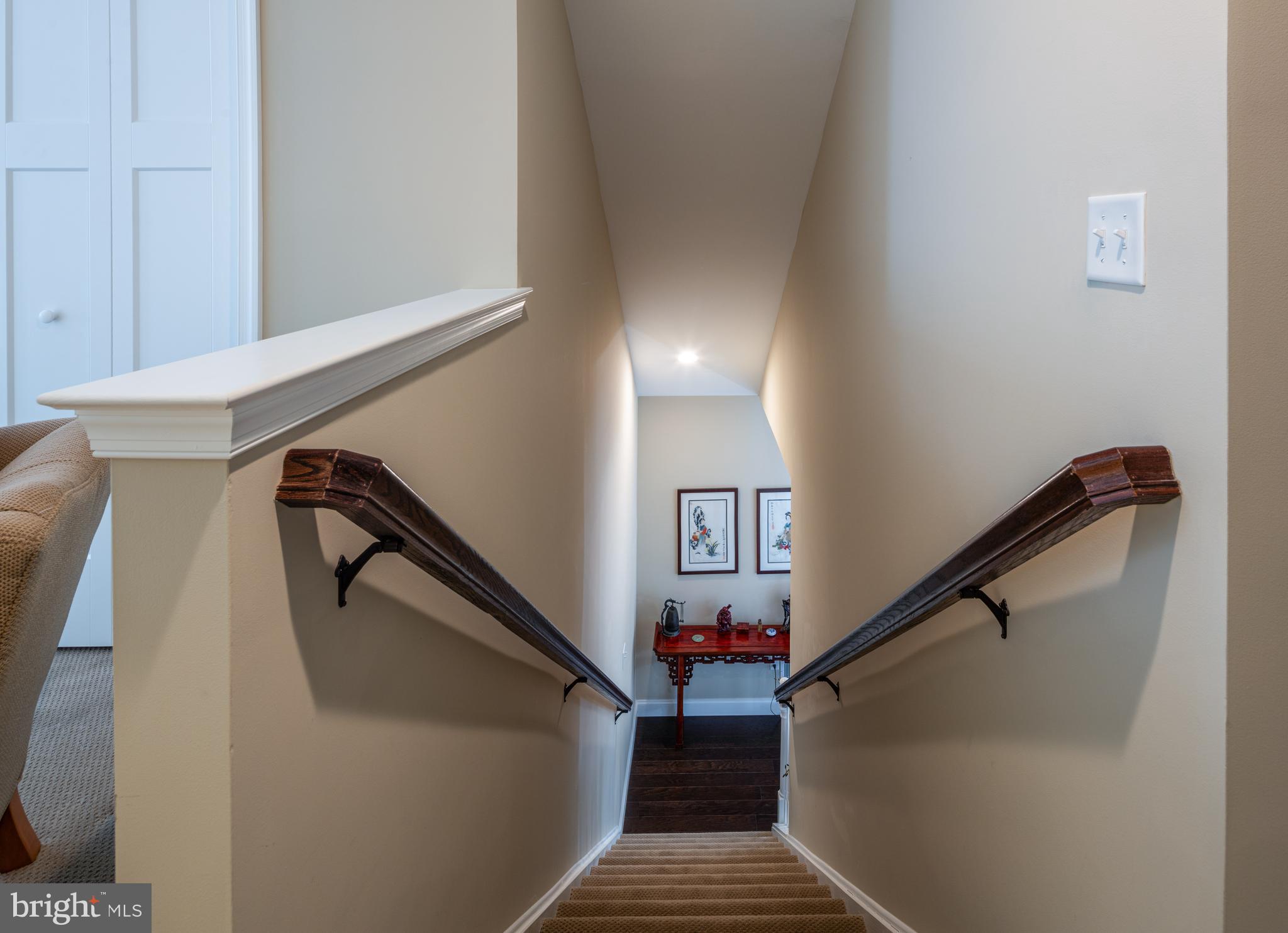 HOME TOWNE SQUARE - Residential