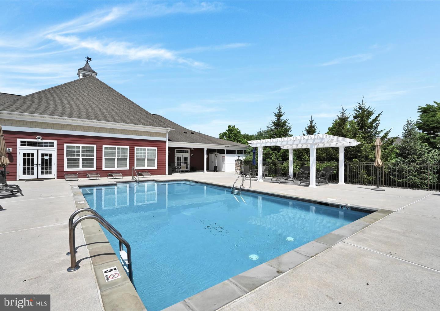 HOME TOWNE SQUARE - Residential