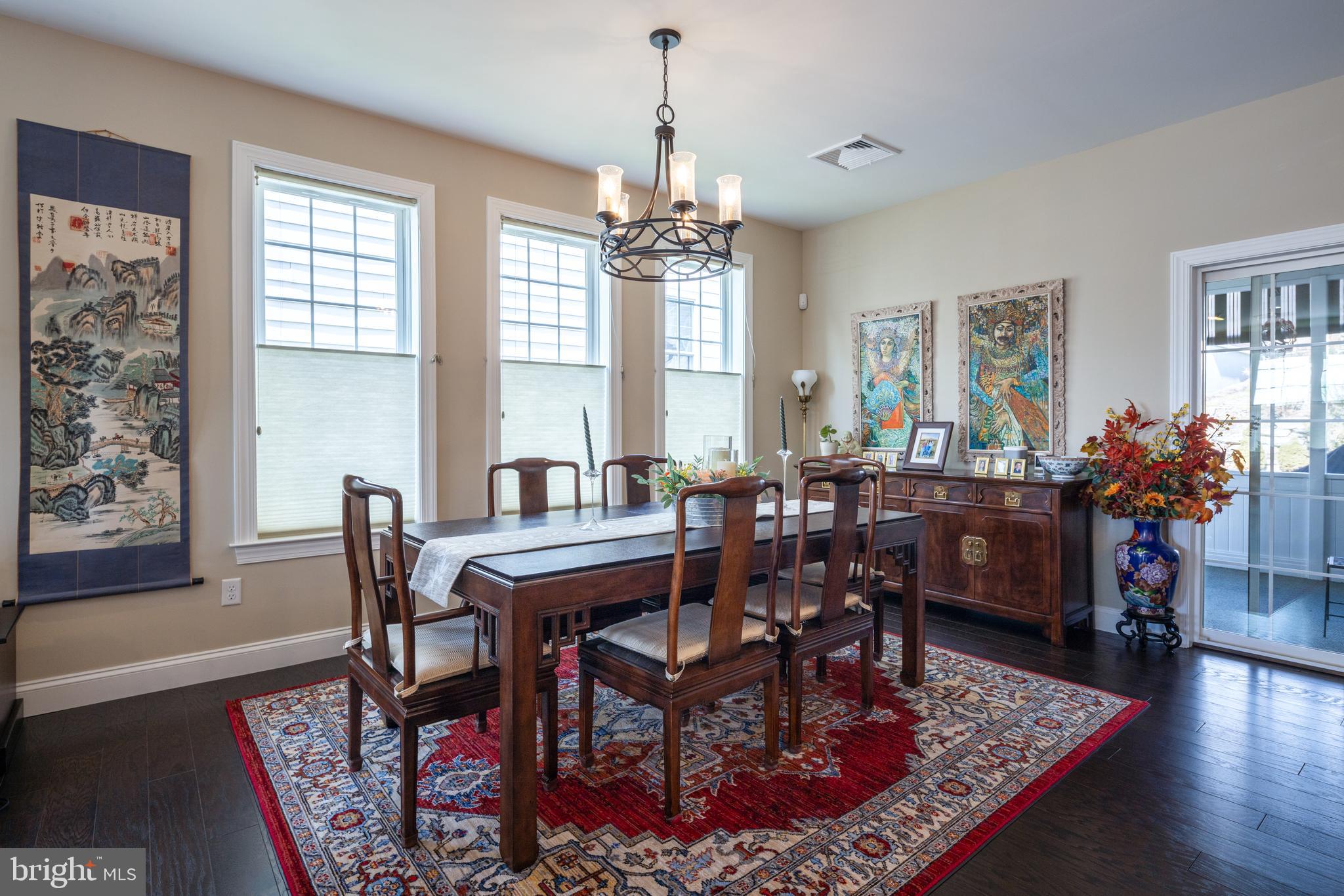 HOME TOWNE SQUARE - Residential