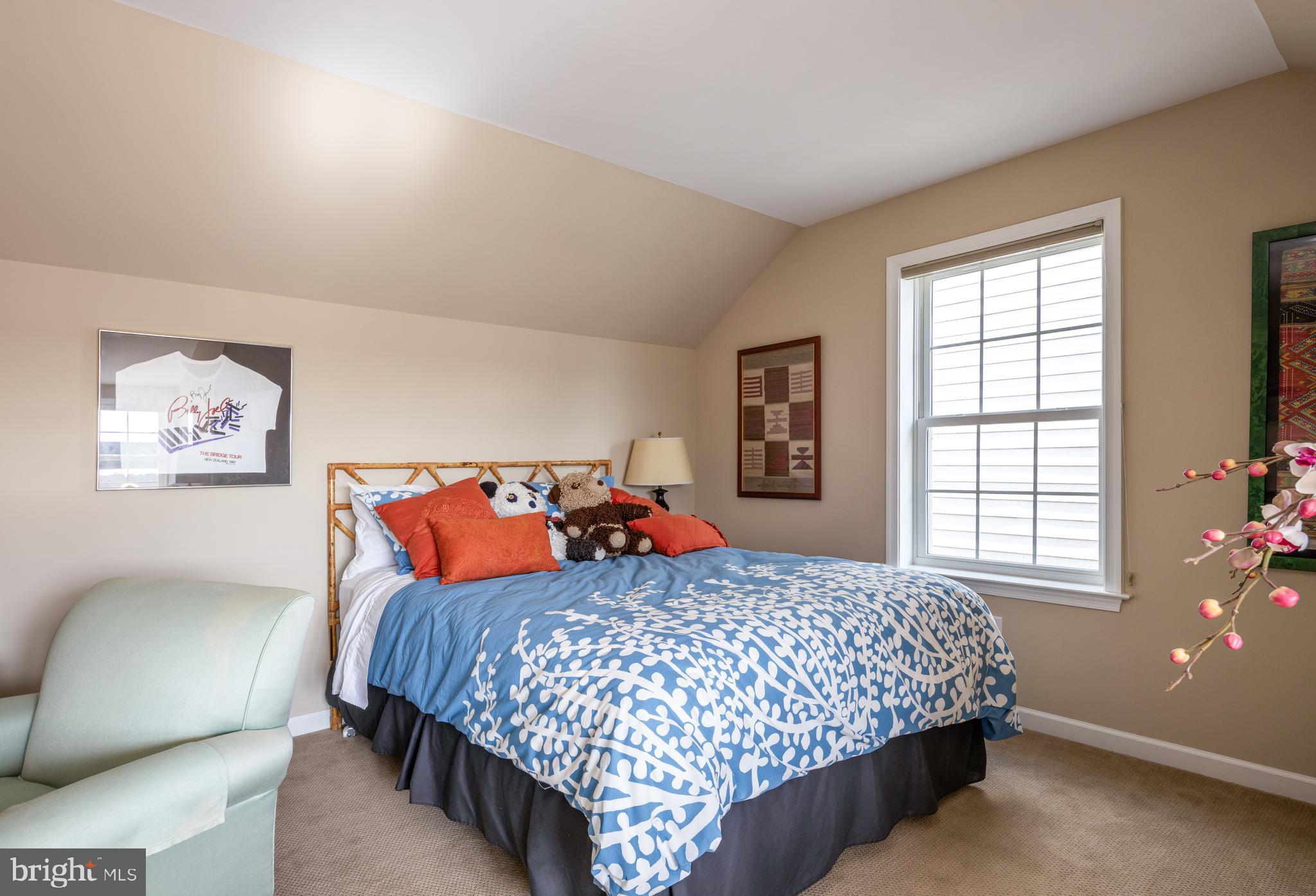 HOME TOWNE SQUARE - Residential