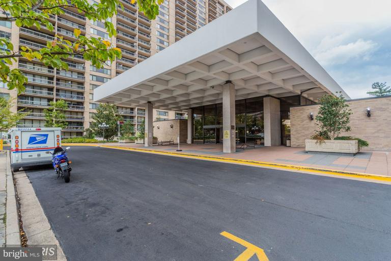 SKYLINE PLAZA - Residential Lease