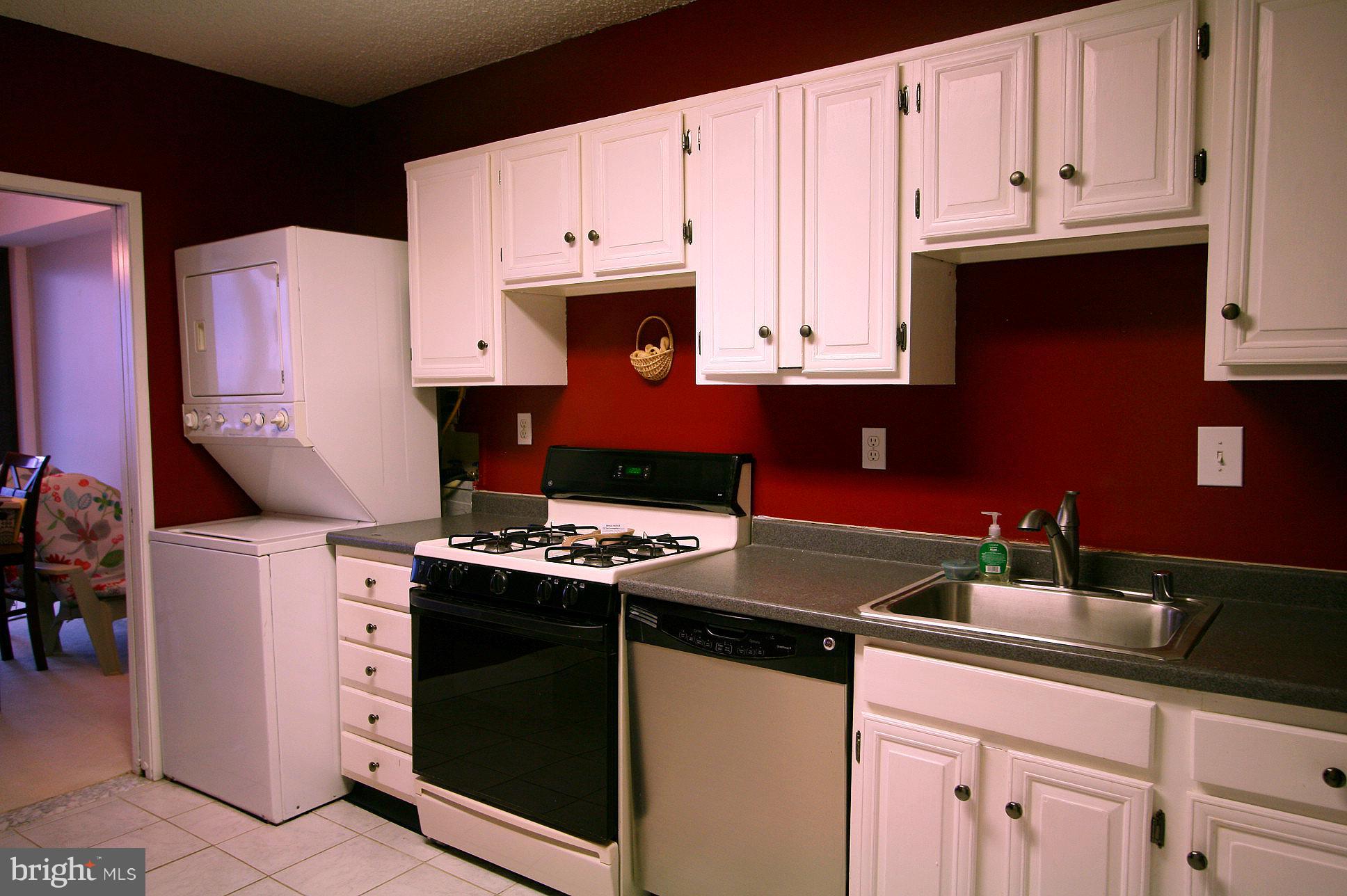 SKYLINE PLAZA - Residential Lease