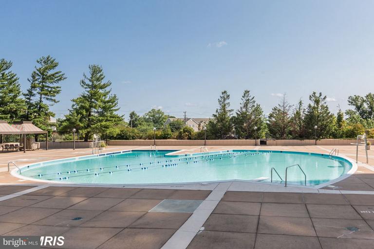 SKYLINE PLAZA - Residential Lease