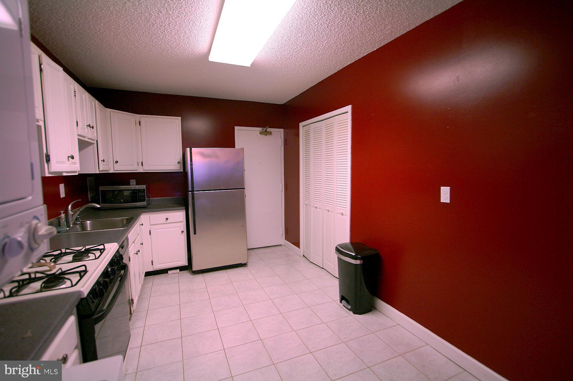 SKYLINE PLAZA - Residential Lease