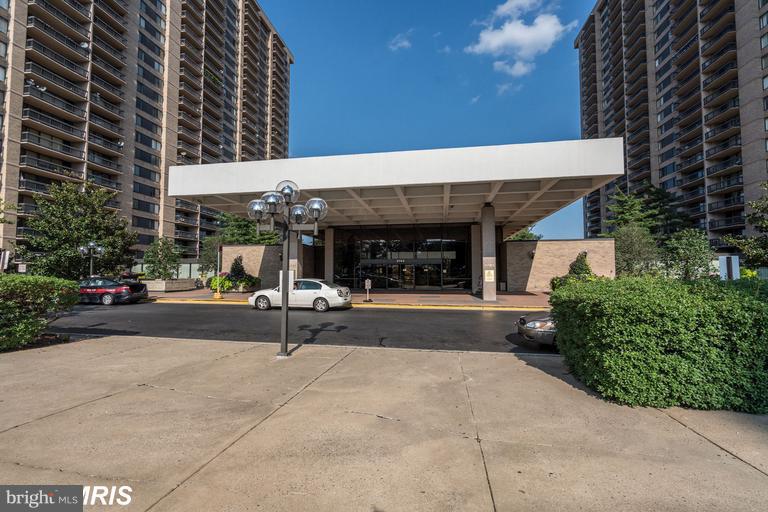 SKYLINE PLAZA - Residential Lease